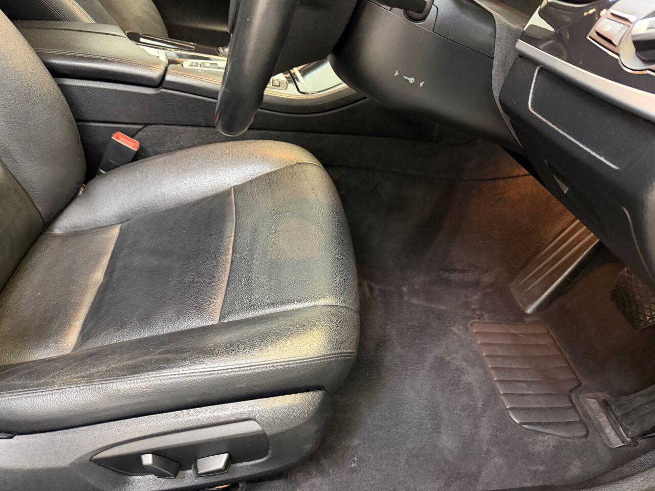 BMW 5 Series view 16