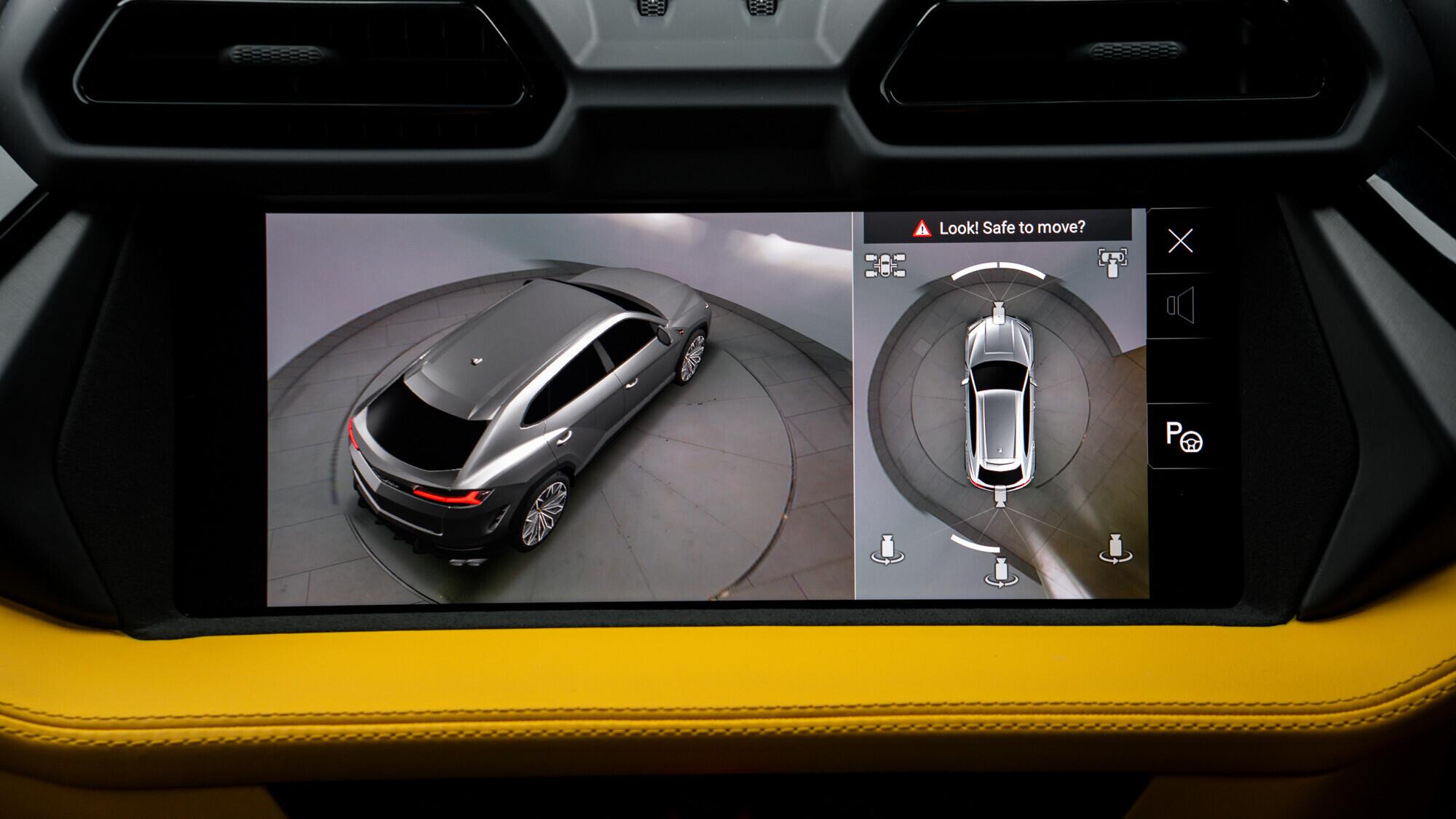 Lamborghini Urus view 34