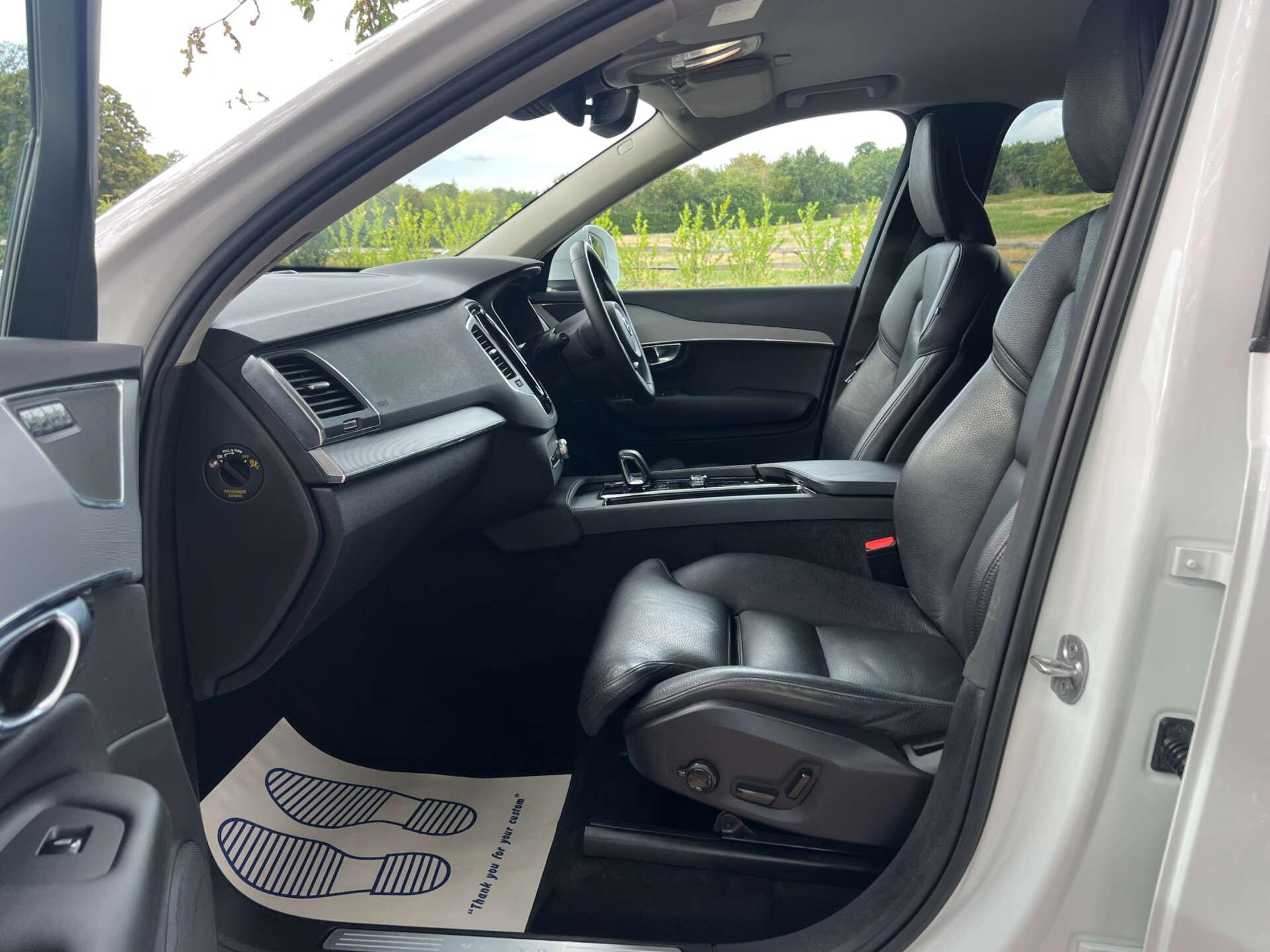 Volvo XC90 view 47