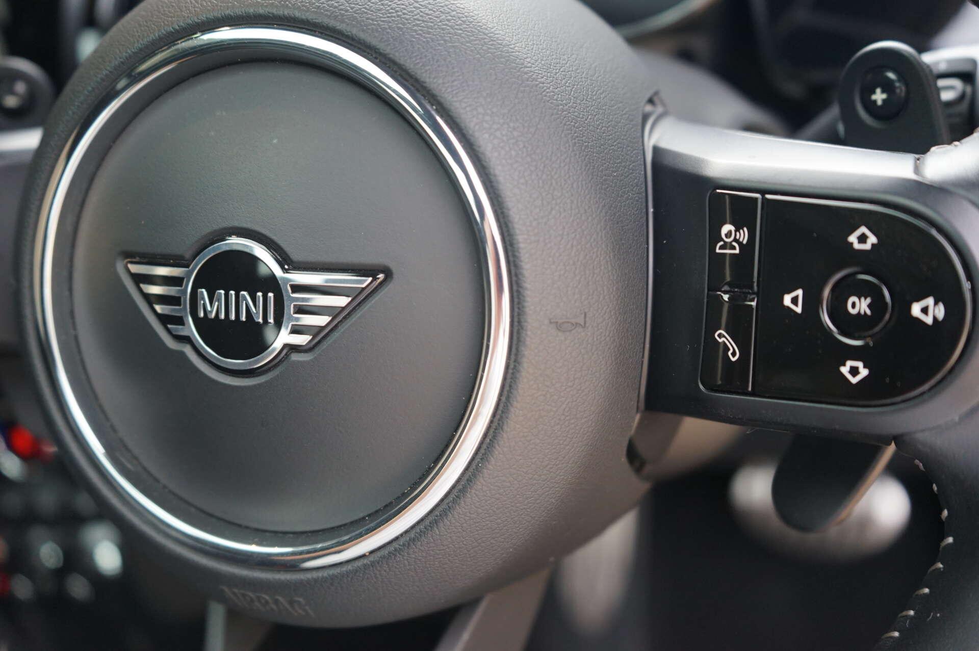 Mini Hatch view 17