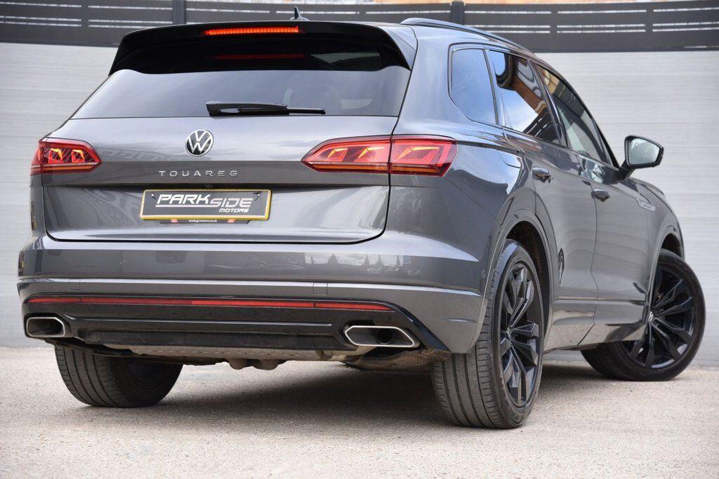 Volkswagen Touareg view 9