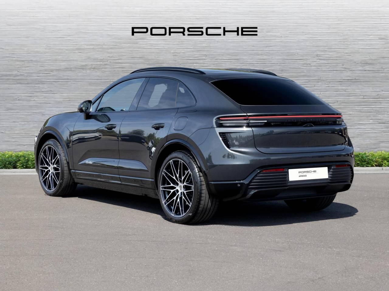 Porsche Macan view 9