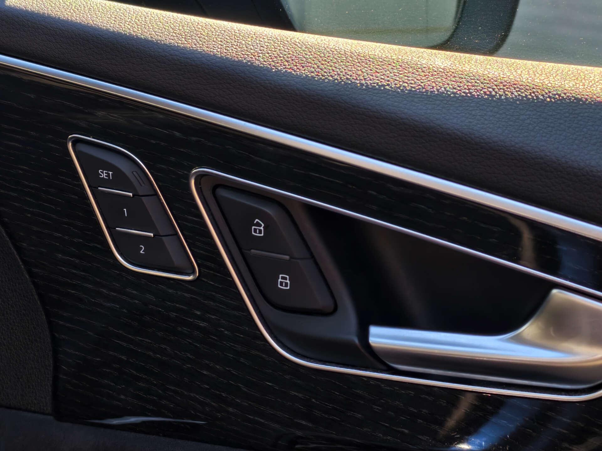 Audi Q8 view 35