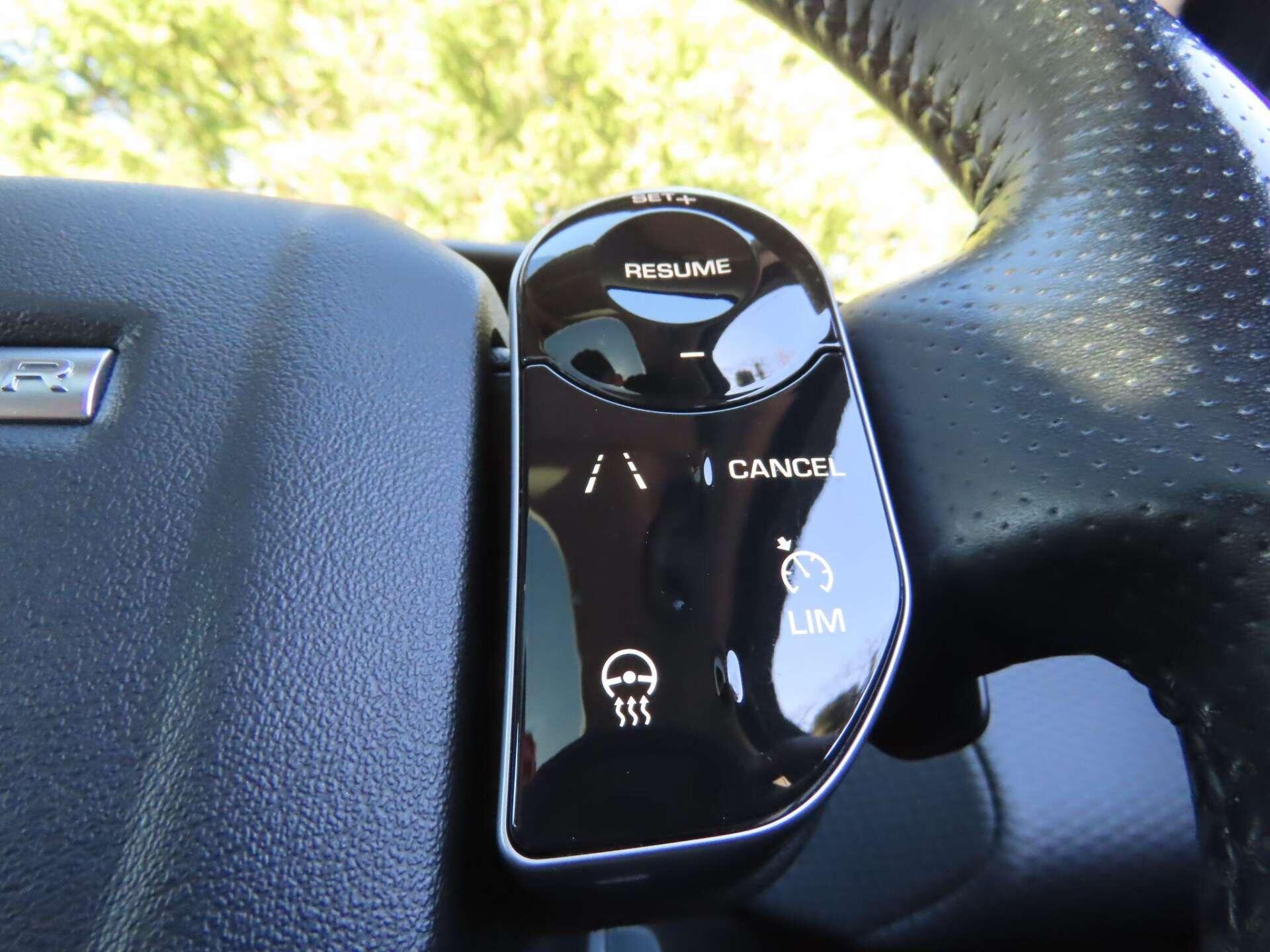 Land Rover Range Rover Velar view 15