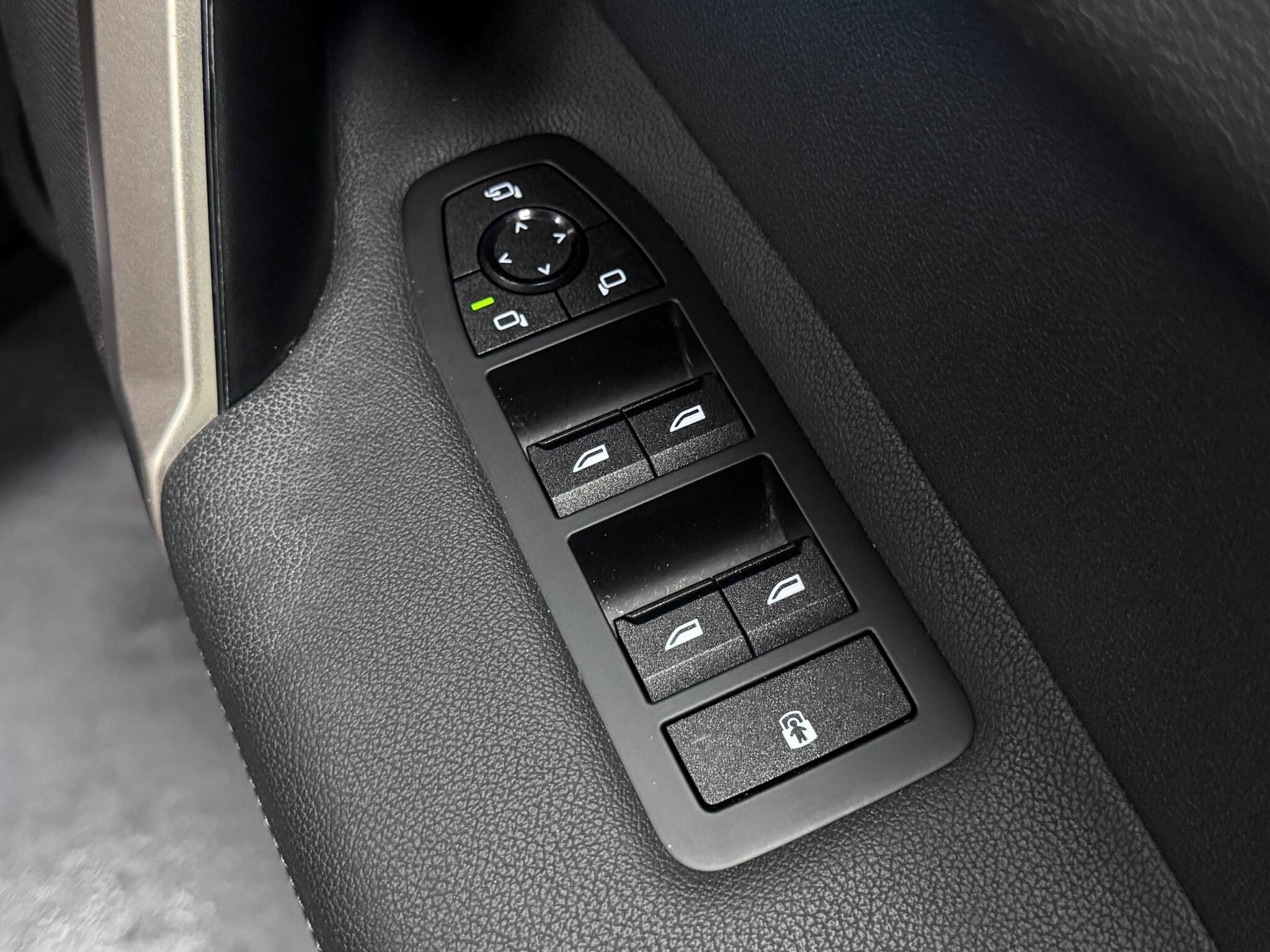 BMW Ix view 18