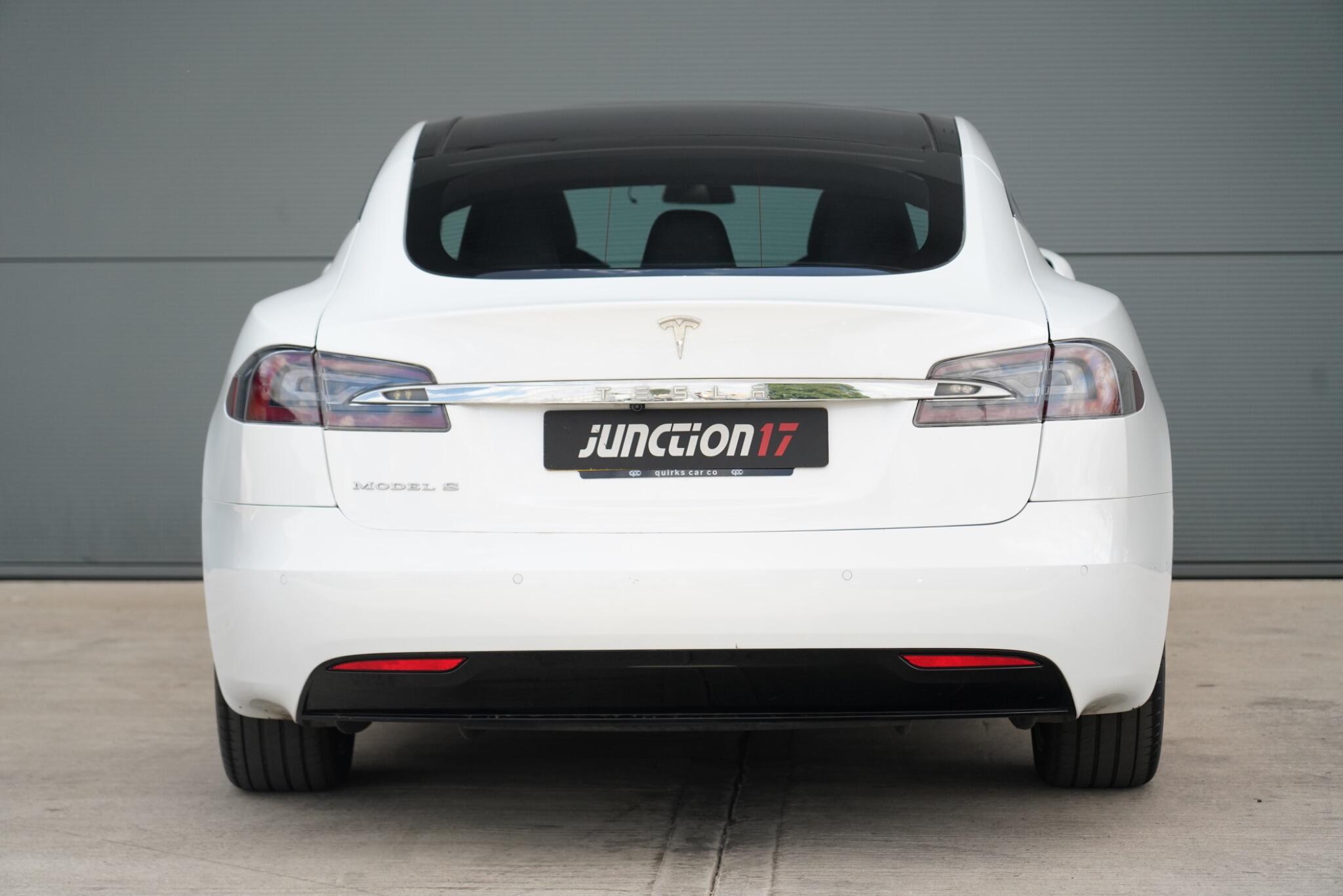 Tesla Model S view 9