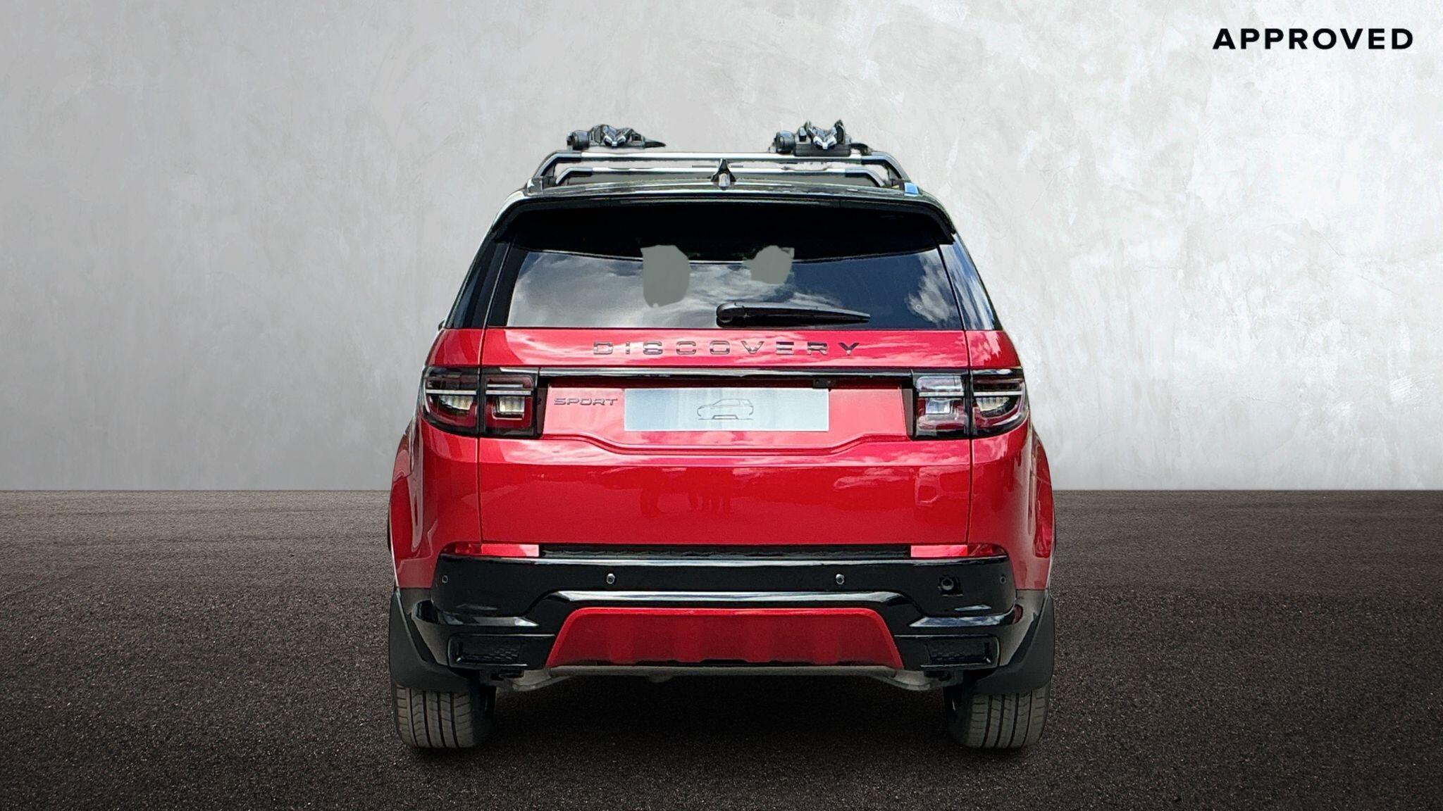 Land Rover Discovery Sport view 4