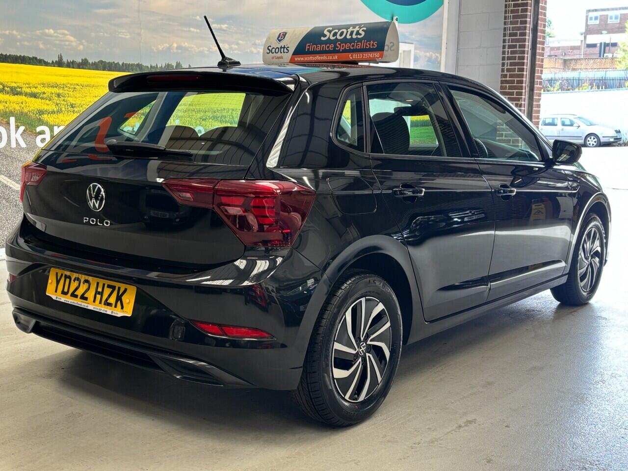 Volkswagen Polo view 5