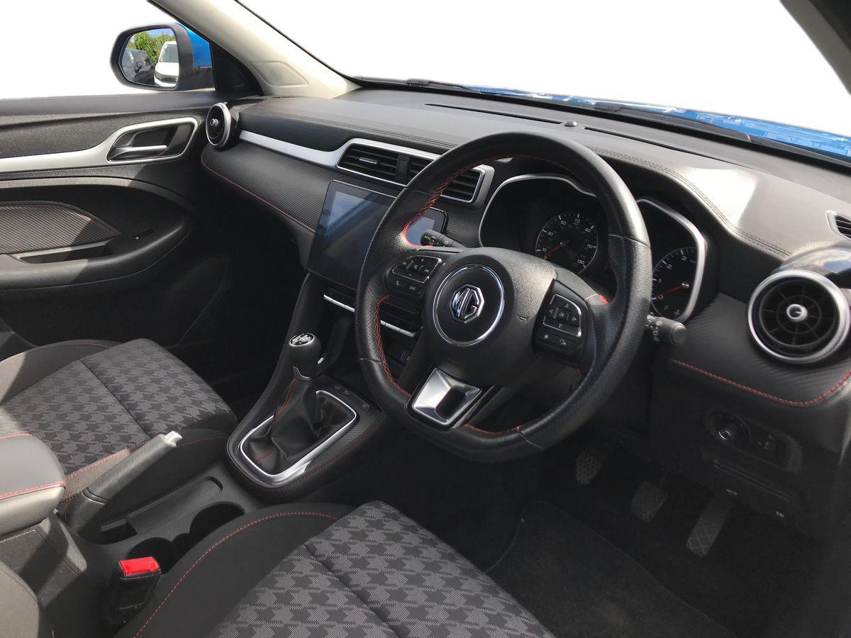 MG ZS view 3