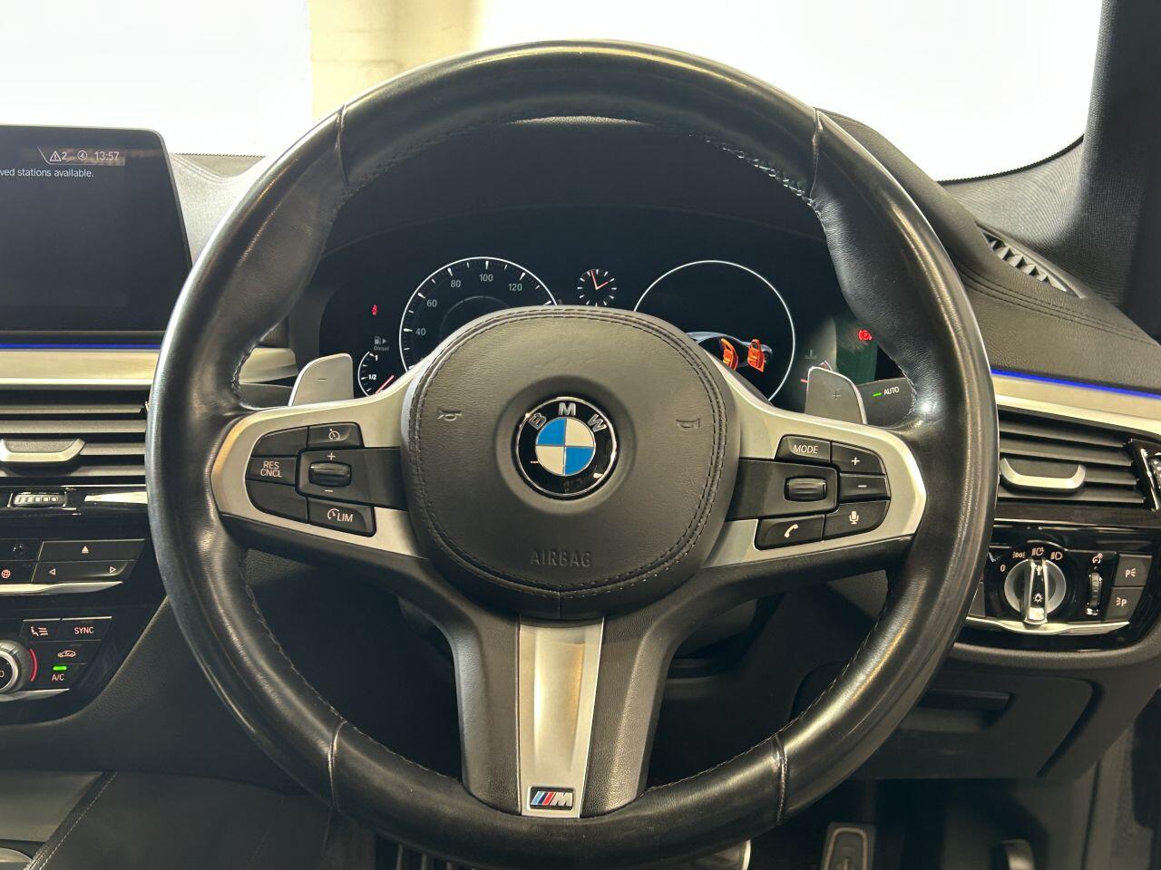 BMW 5 Series view 32