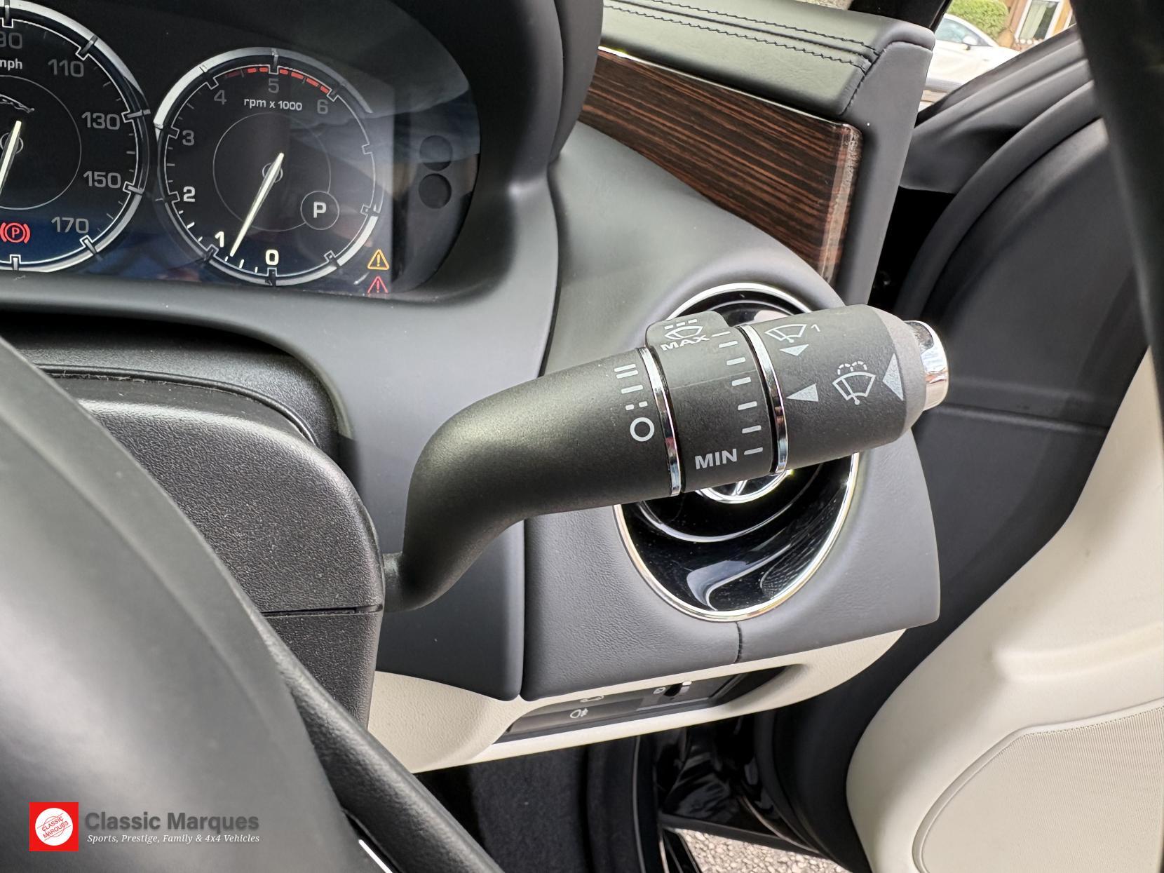 Jaguar XJ view 40