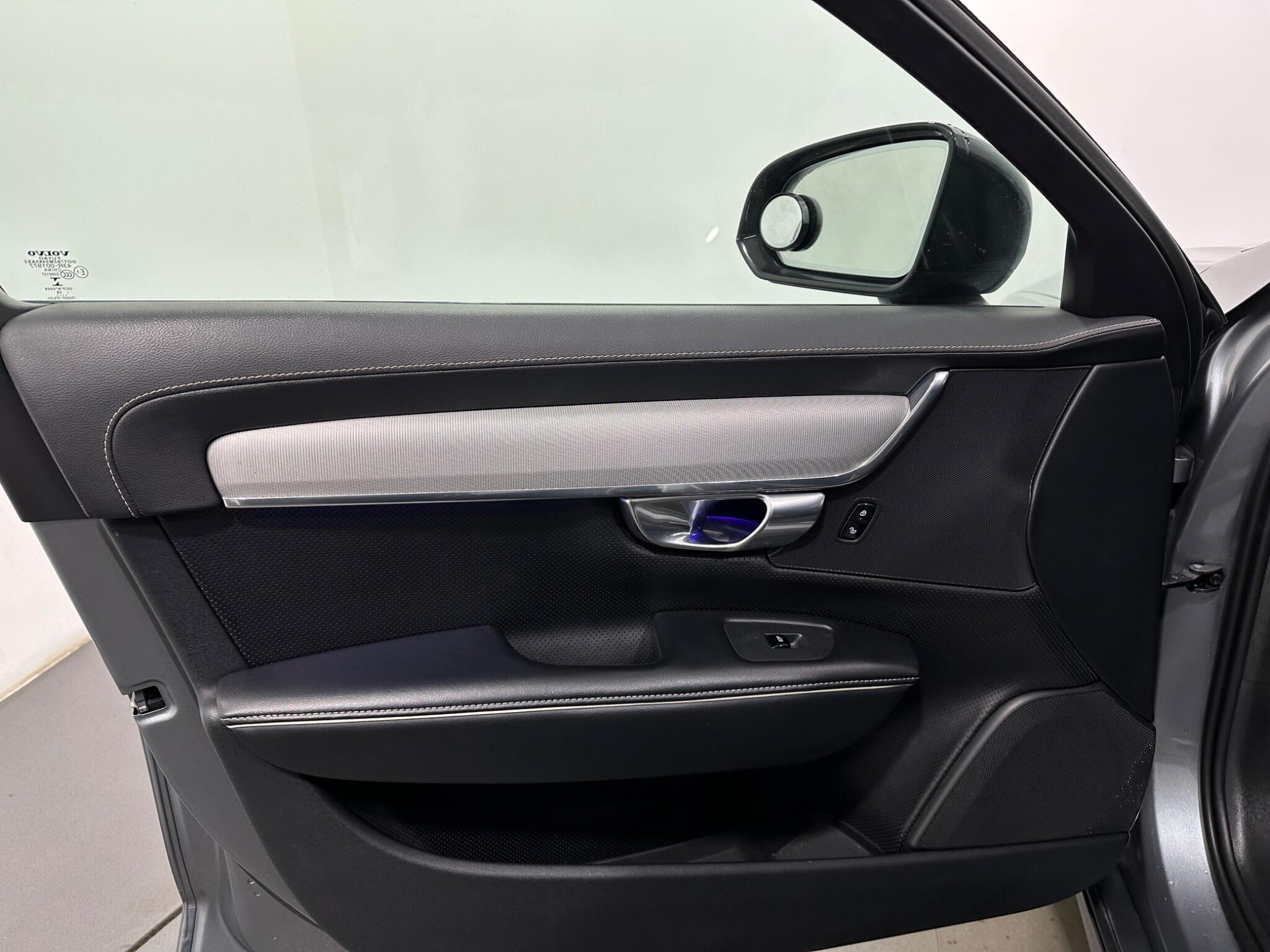 Volvo S90 view 36