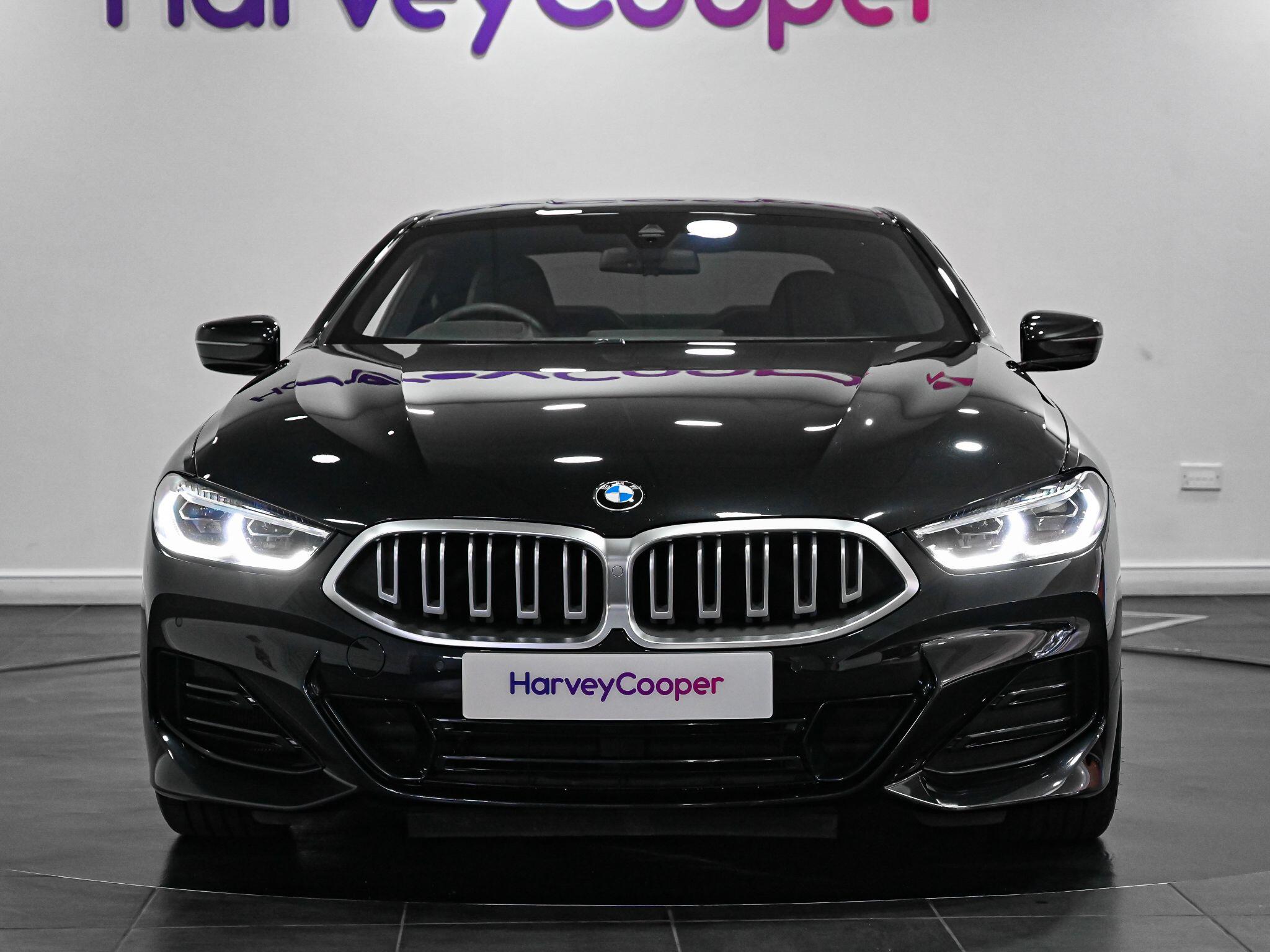 BMW 8 Series view 22