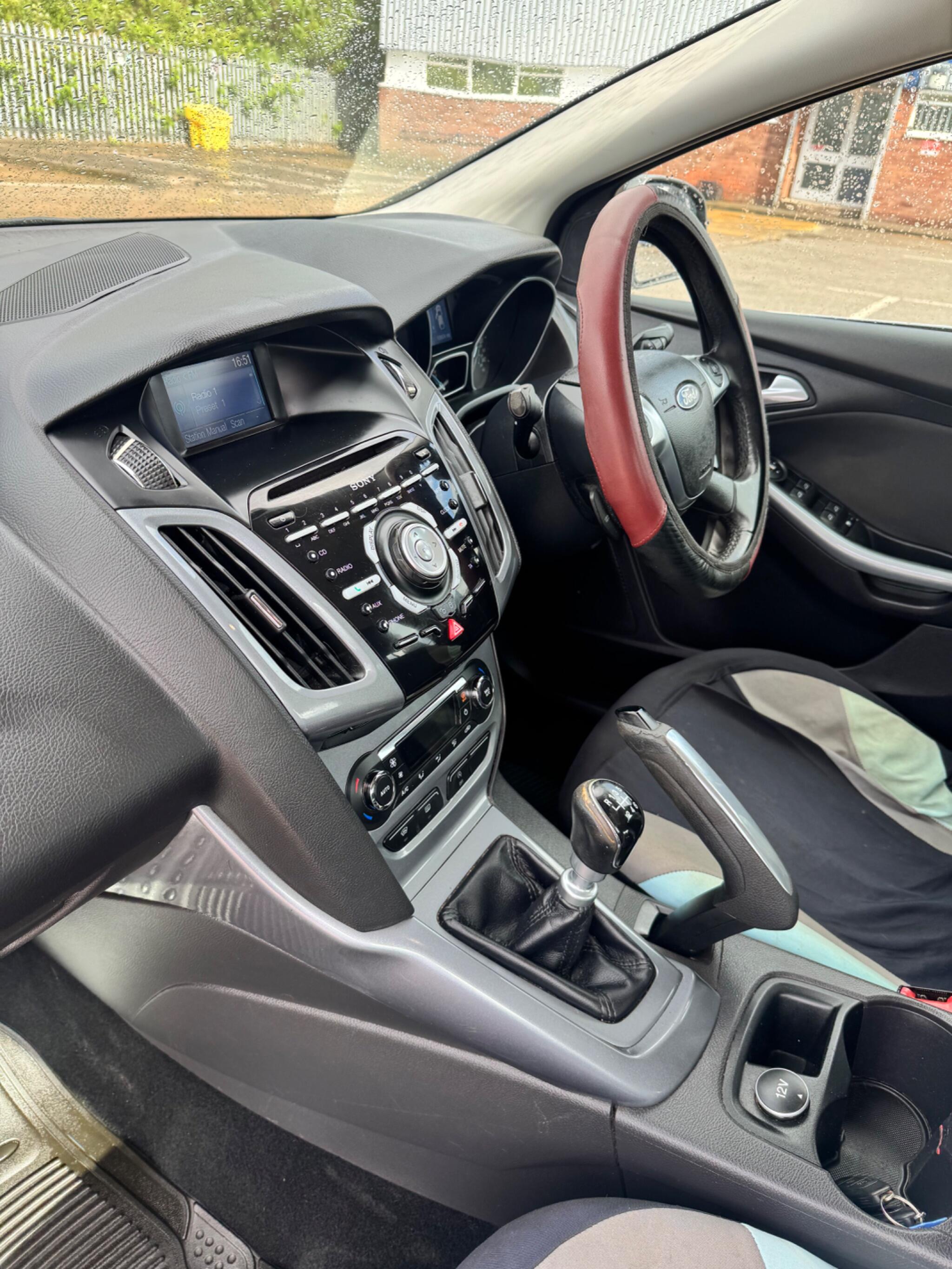 Ford Focus view 20