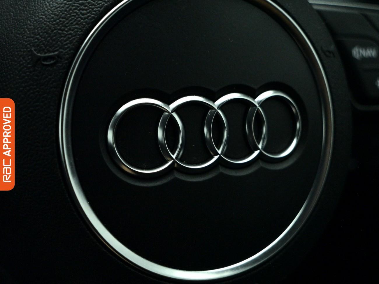Audi Q2 view 24