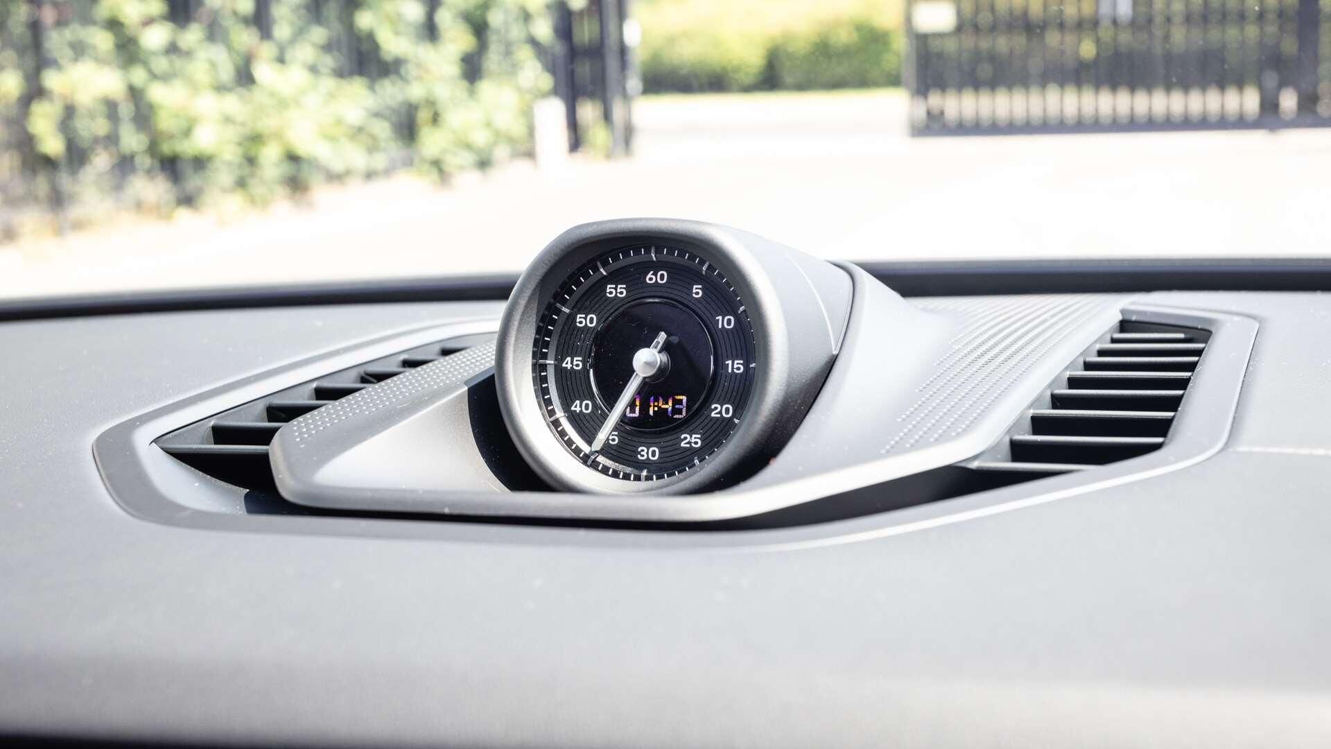 Porsche Cayenne view 24