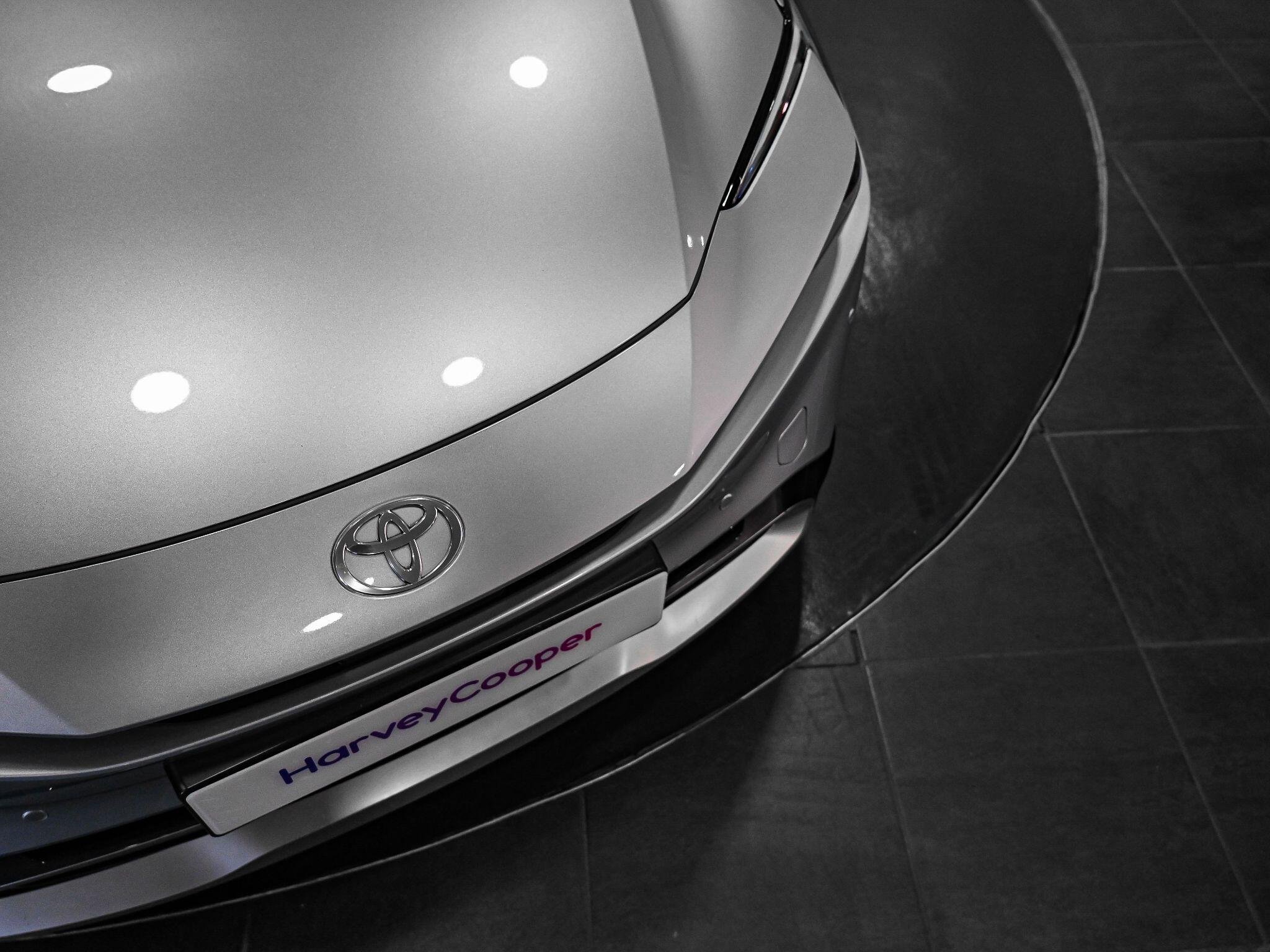 Toyota Prius view 21