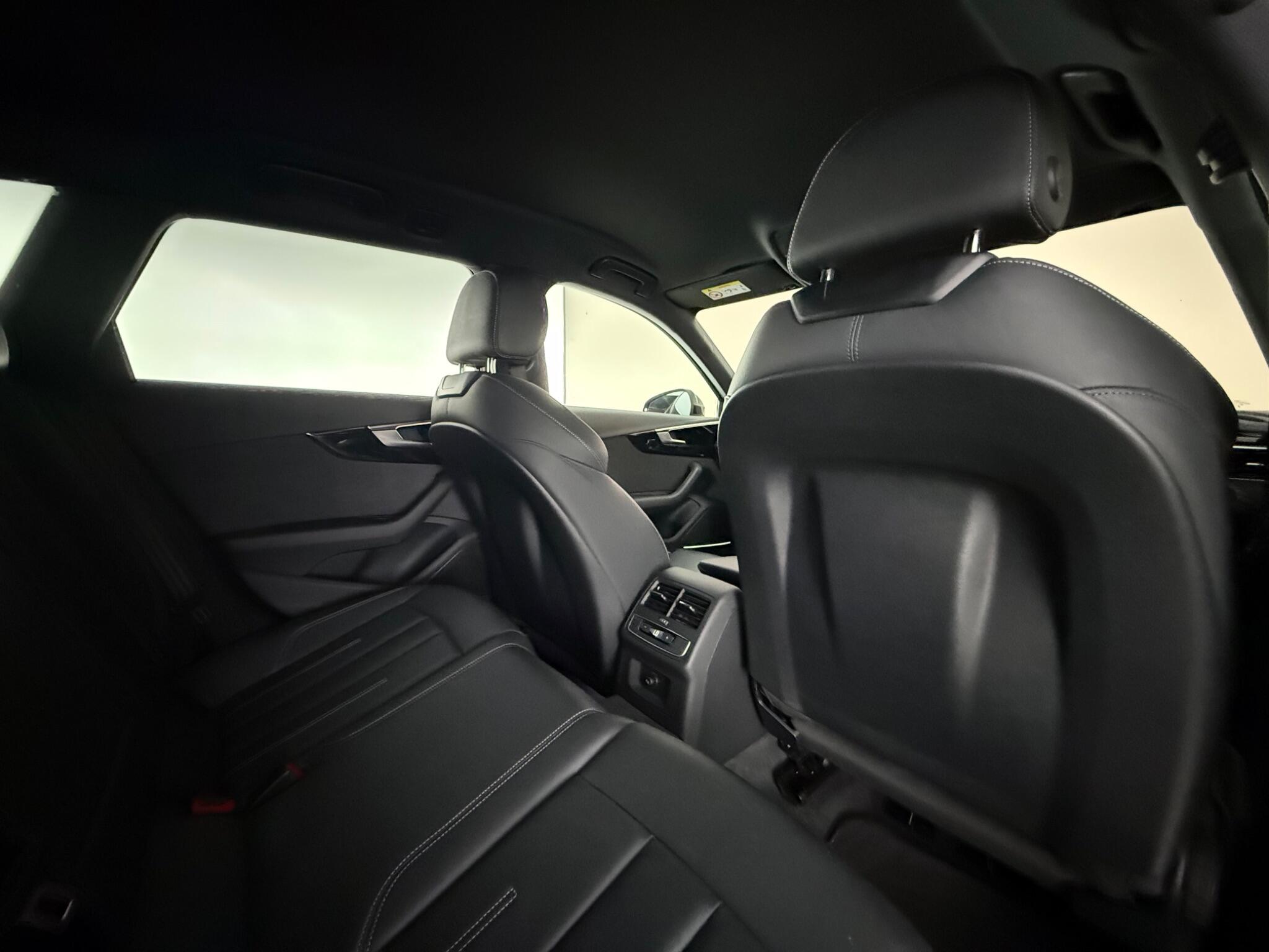 Audi A4 view 32