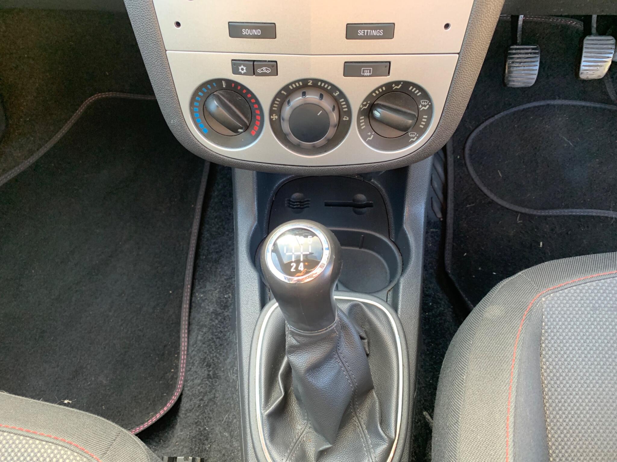 2009 Vauxhall Corsa image 18