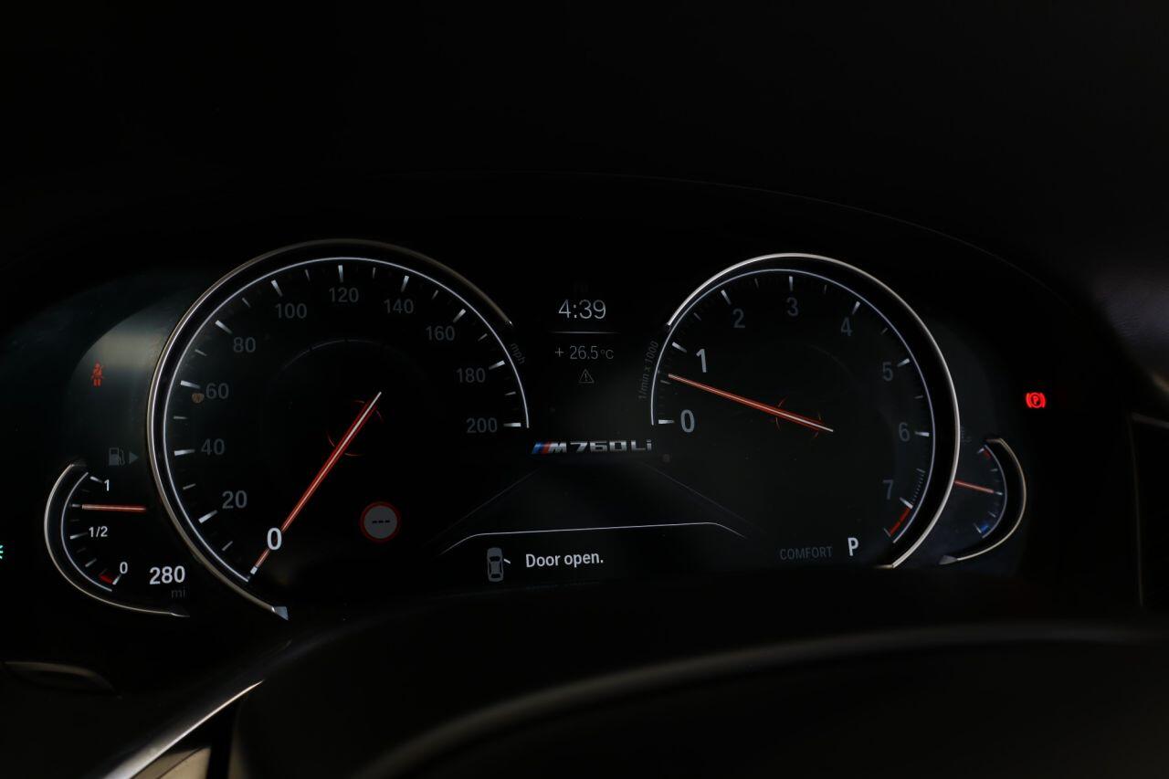 BMW 7 Series view 49