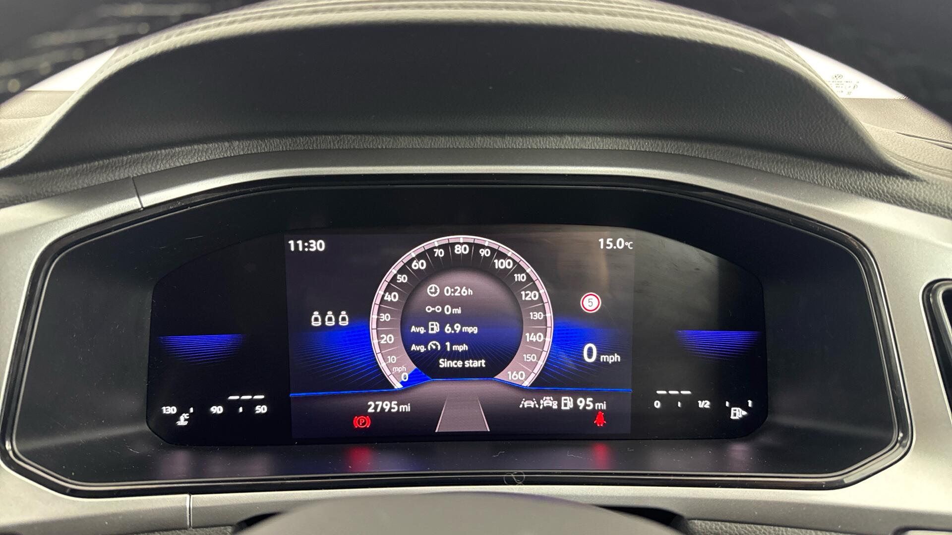 Volkswagen T-Roc view 13