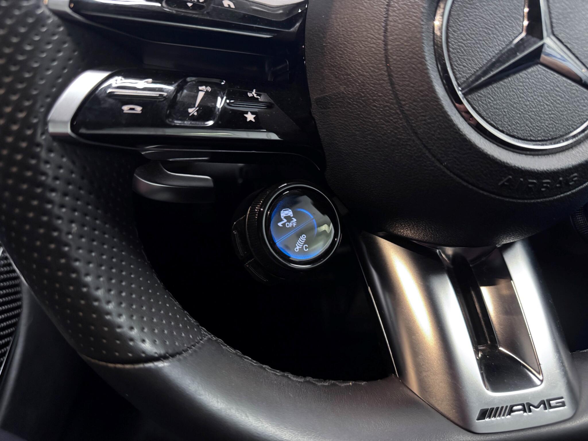 Mercedes-Benz SL view 12