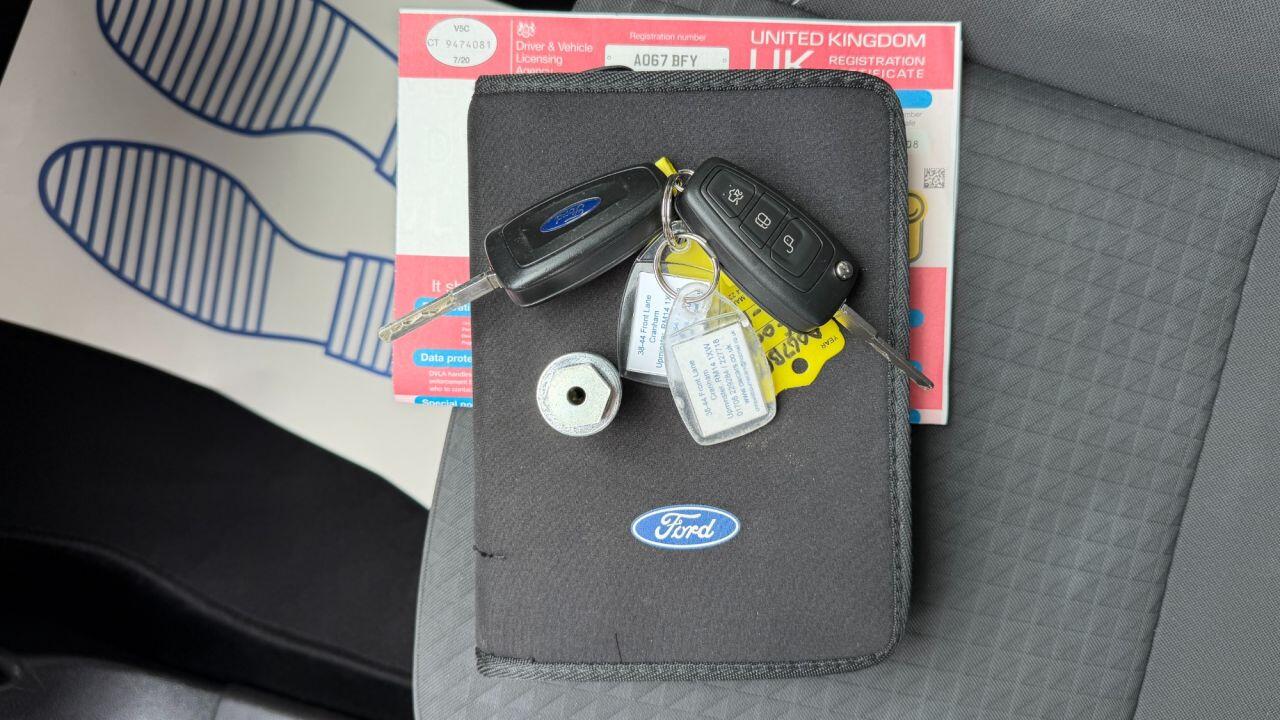 Ford C-Max view 42