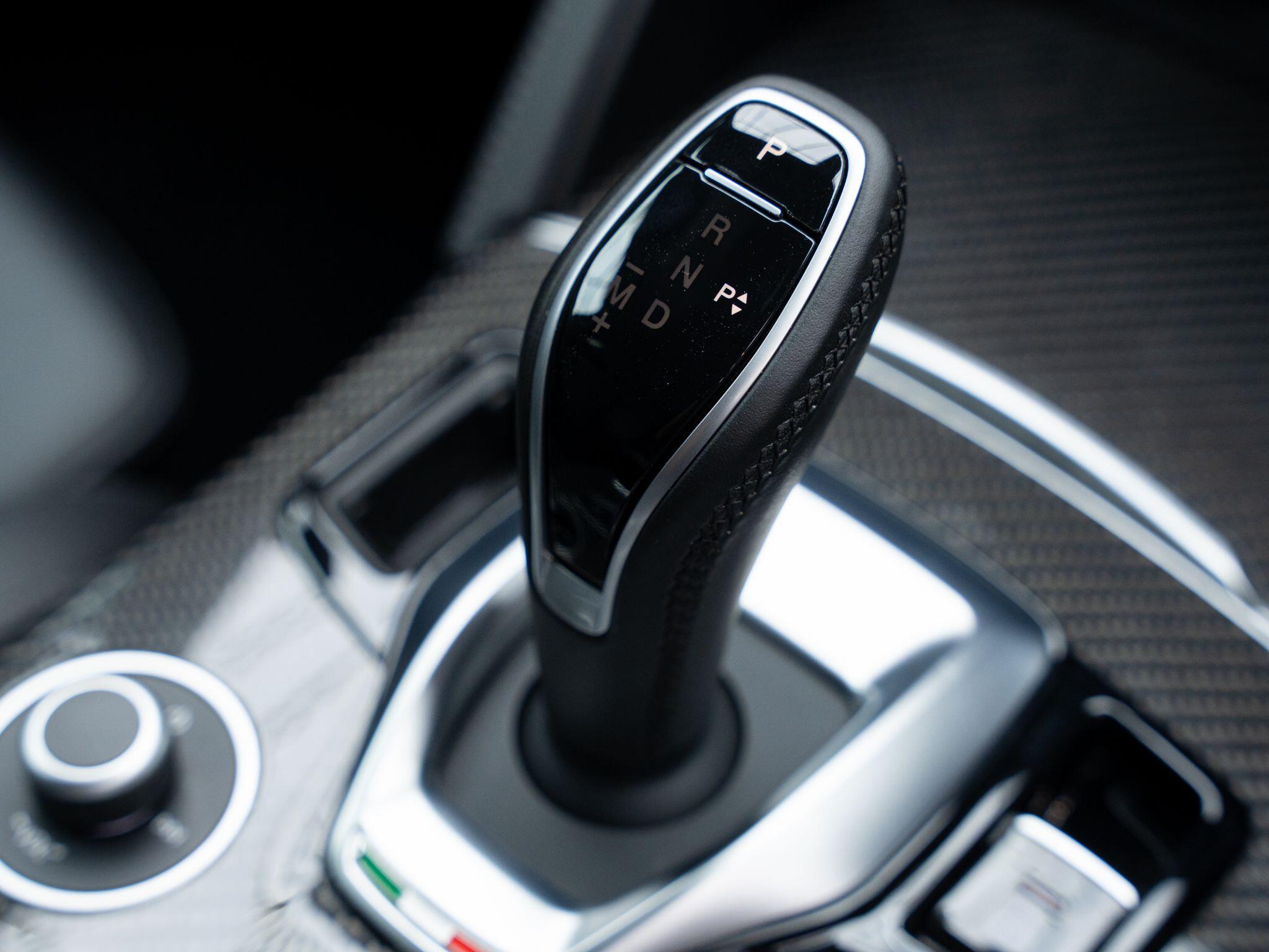 Alfa Romeo Stelvio view 36