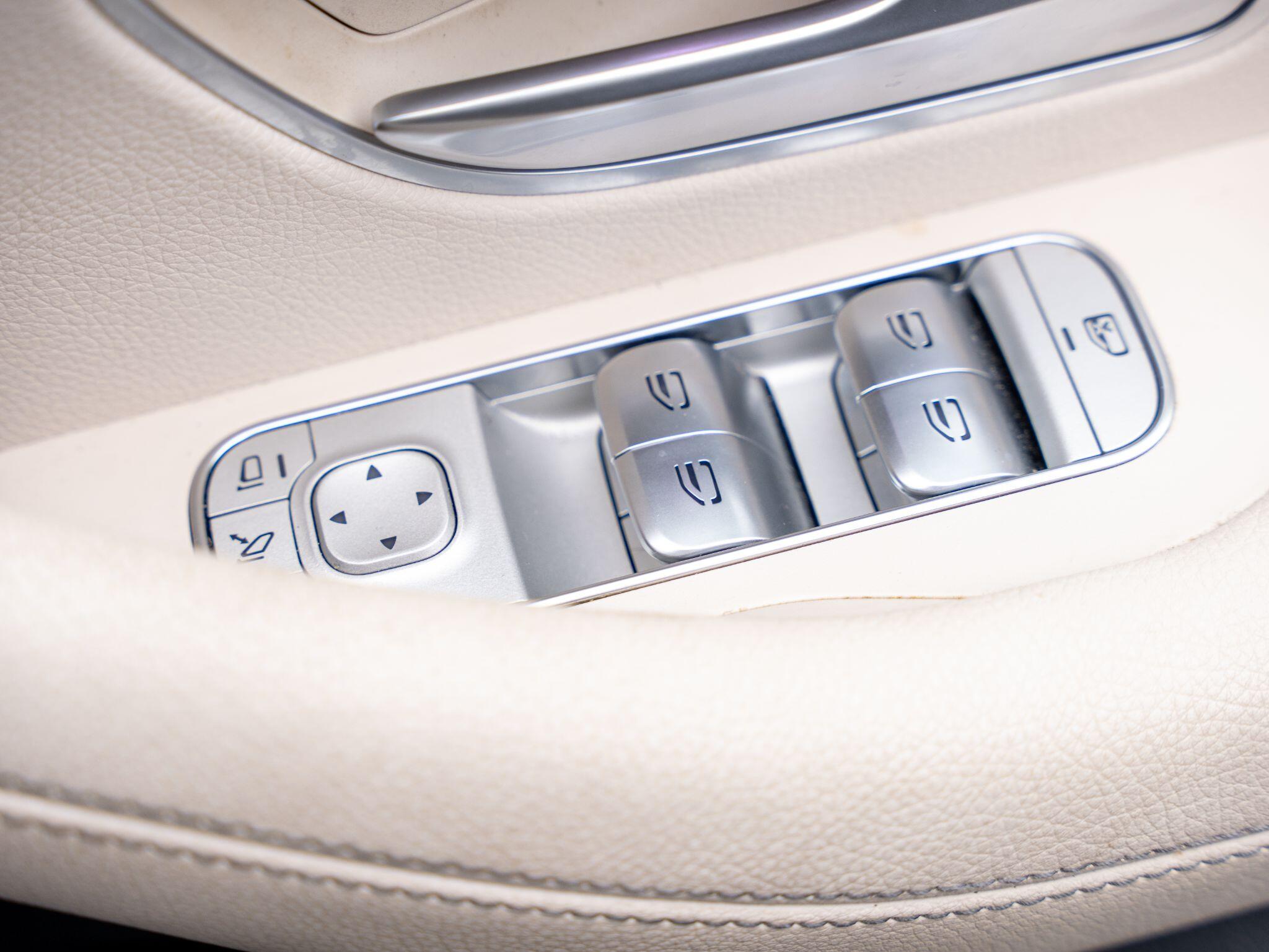Mercedes-Benz GLE view 39