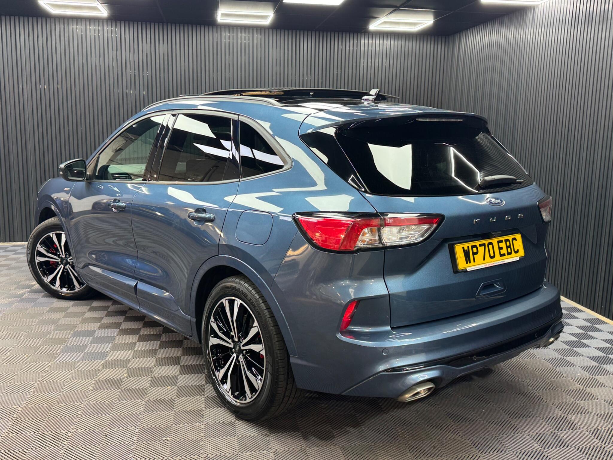 Ford Kuga view 3