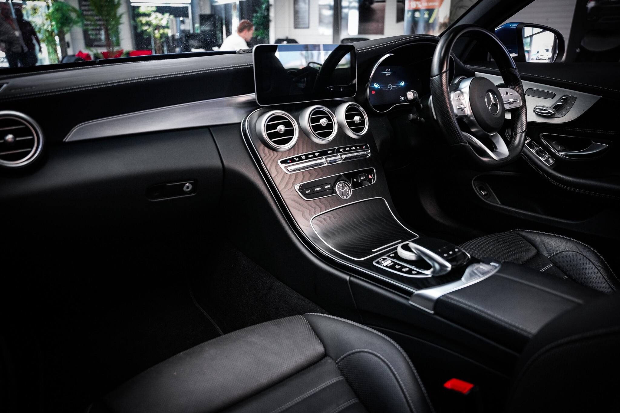 Mercedes-Benz C-Class view 22