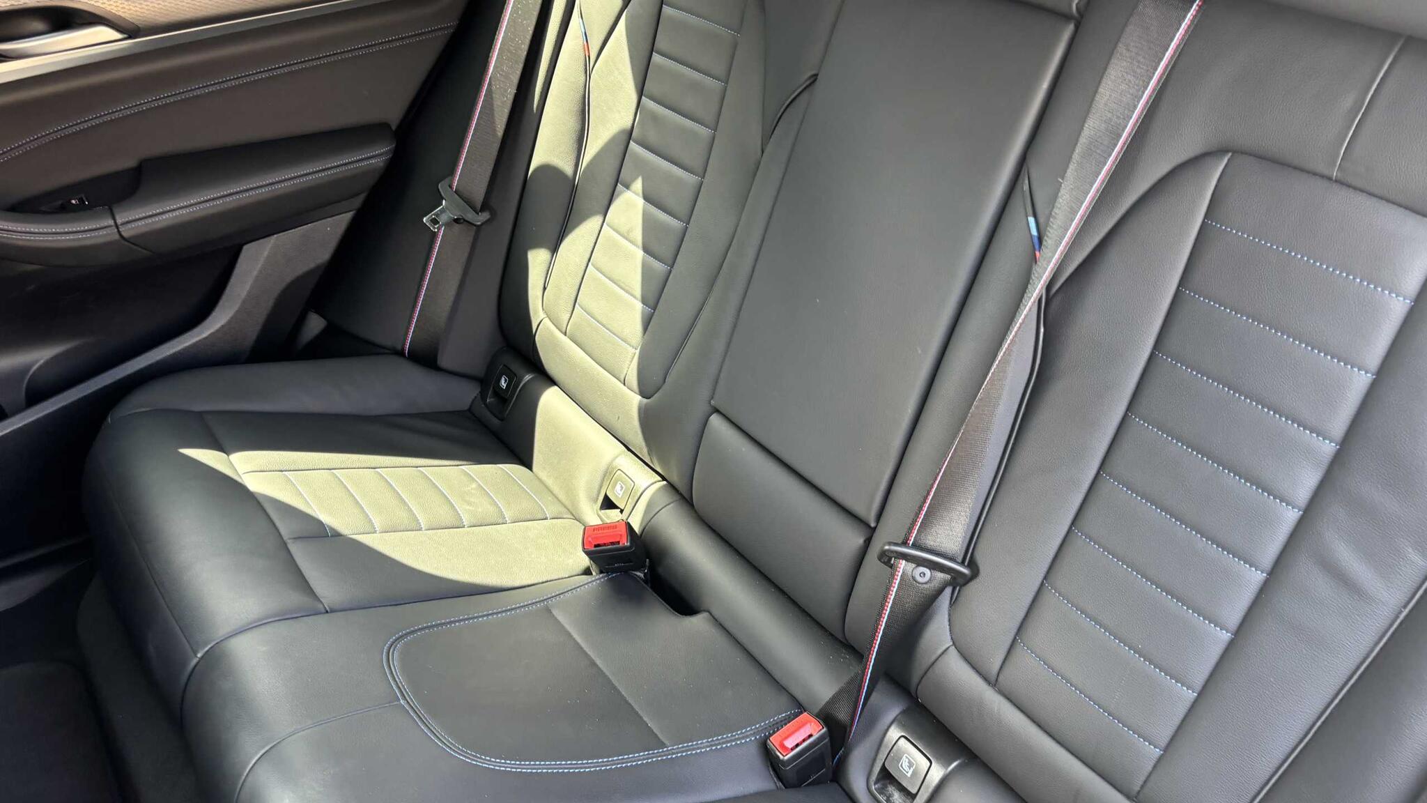BMW X4 view 13