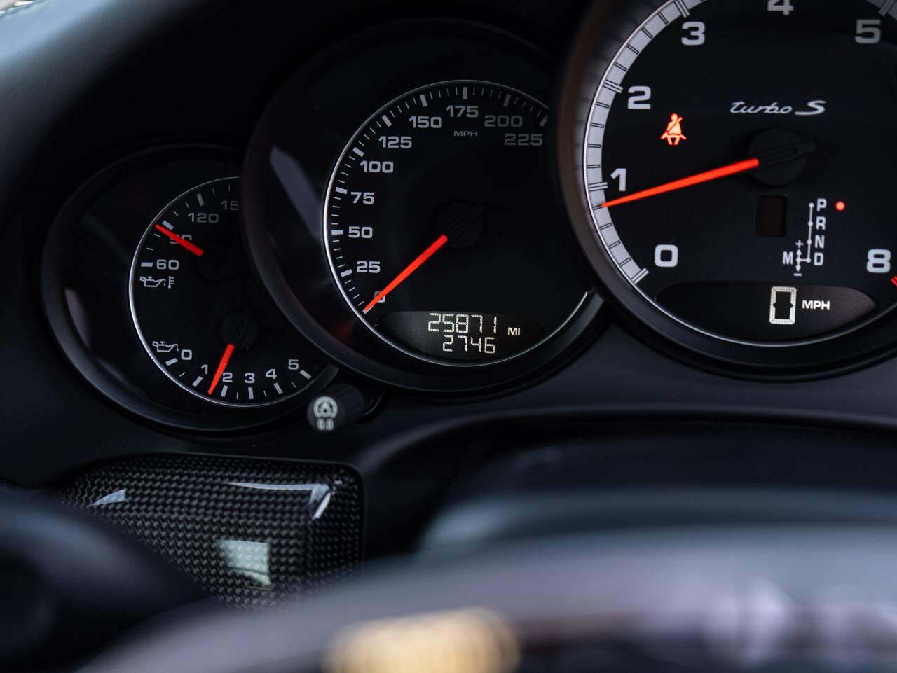 Porsche 911 view 38