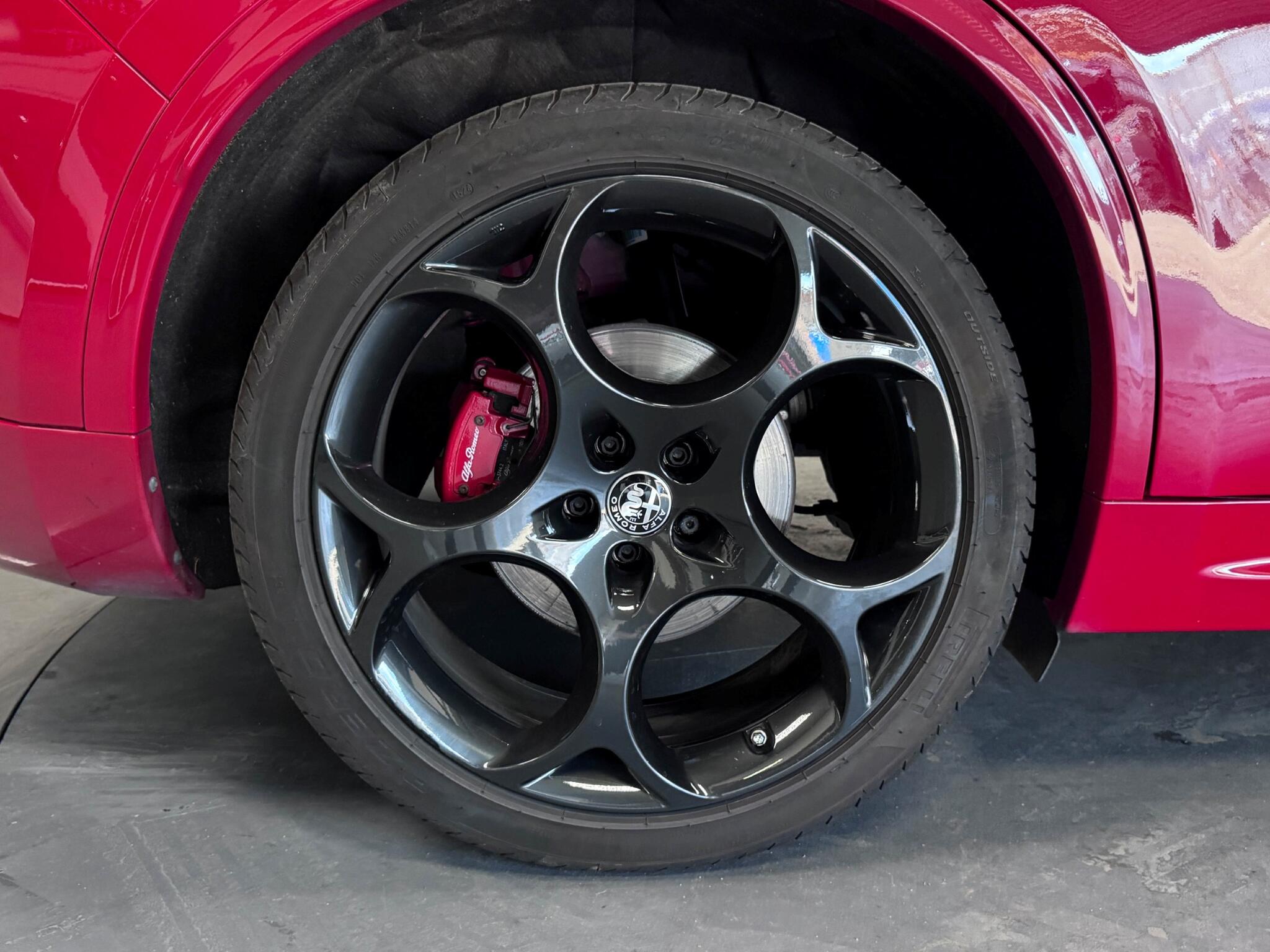 Alfa Romeo Stelvio view 52