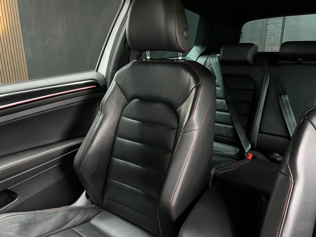 Volkswagen Golf view 29