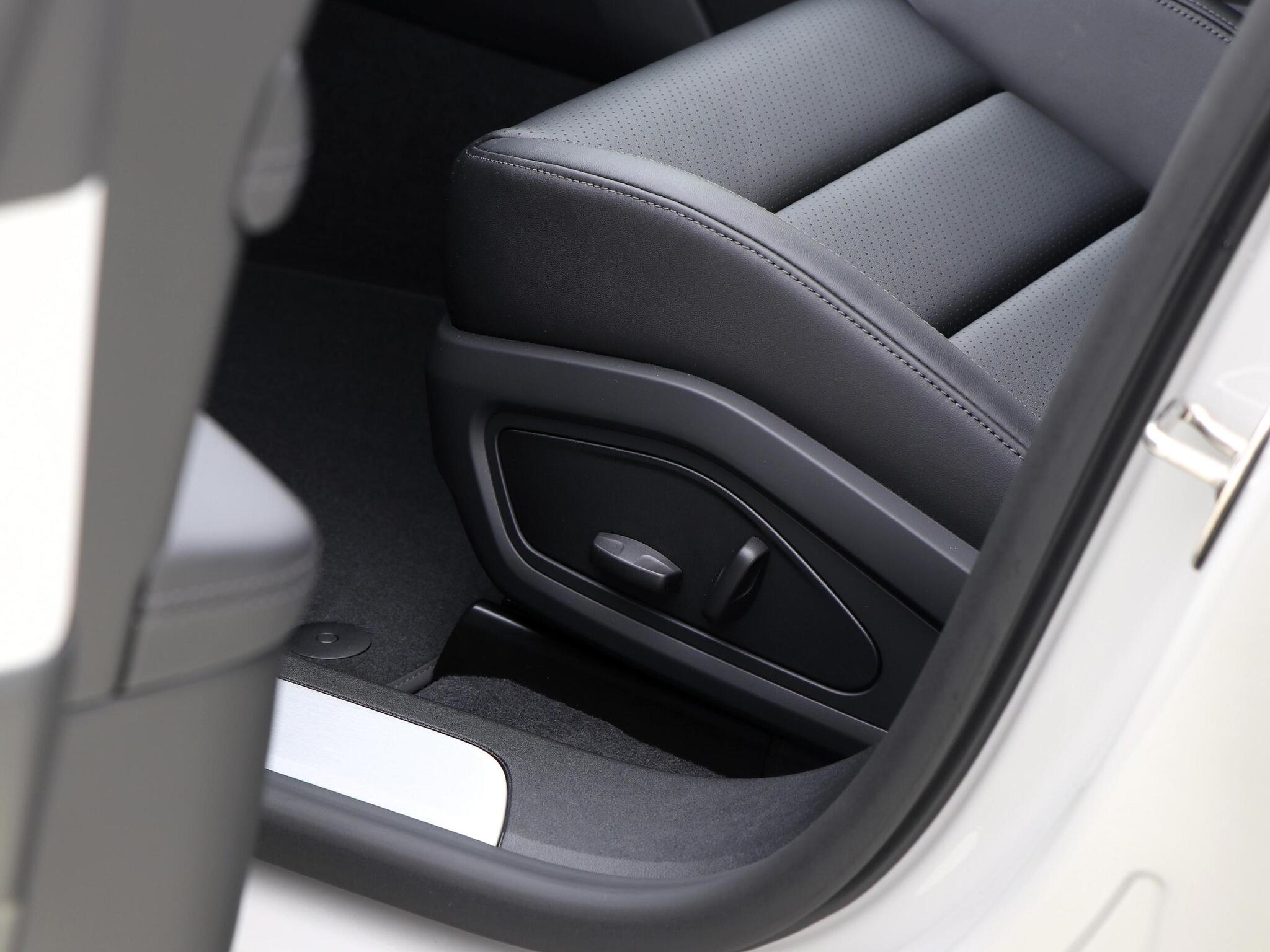 Porsche Taycan view 26