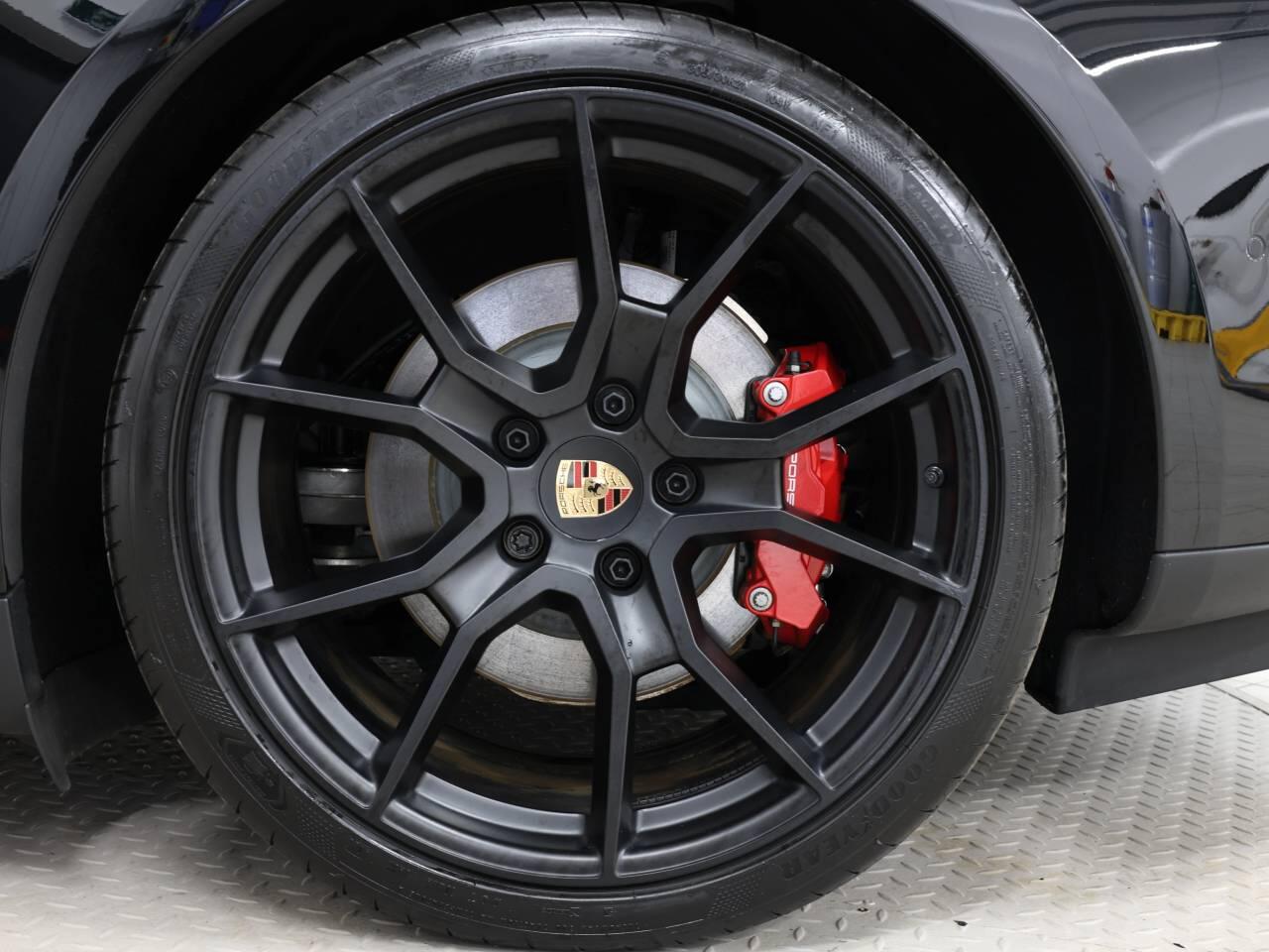 Porsche Taycan view 11
