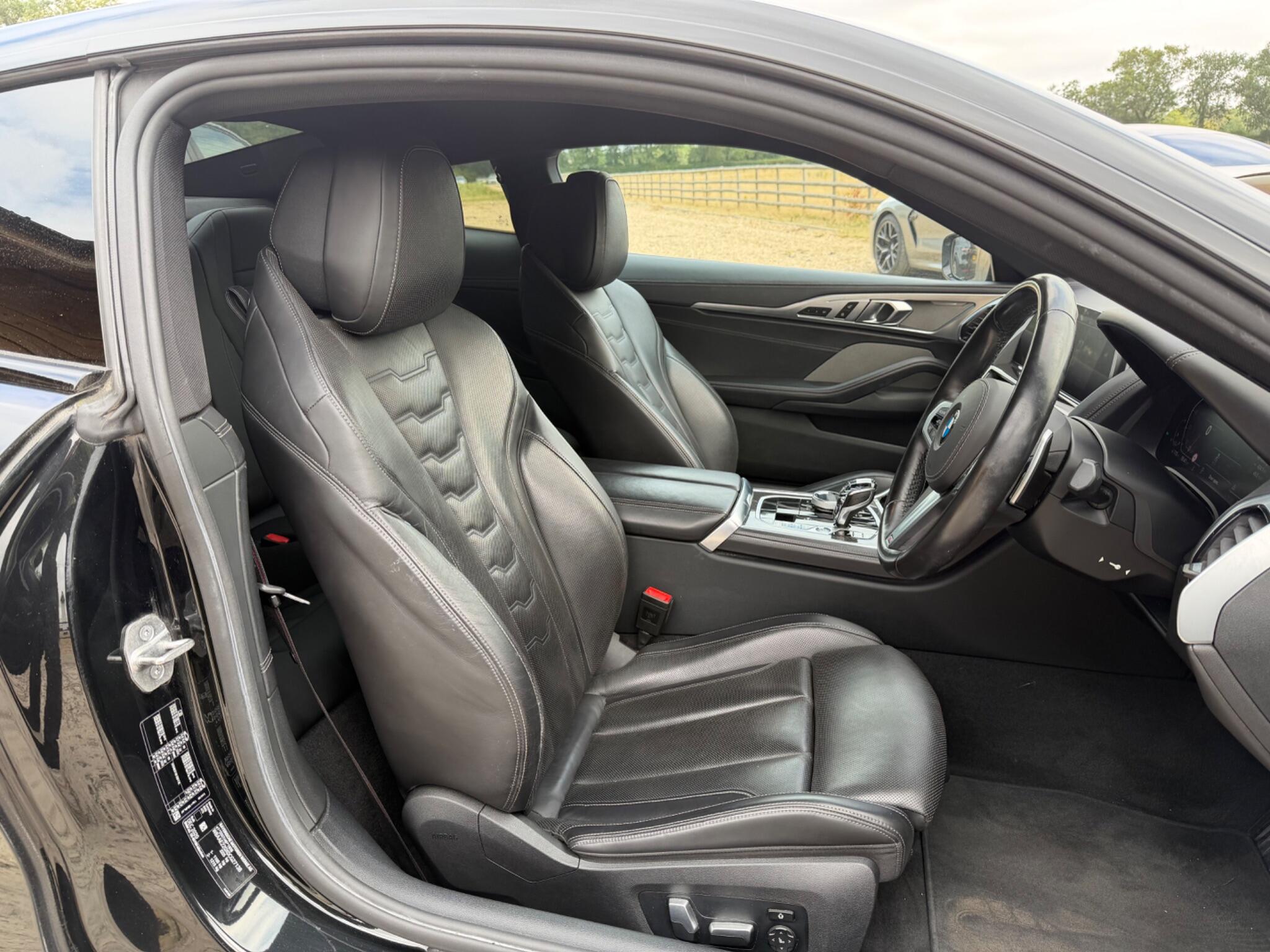 BMW 8 Series view 8
