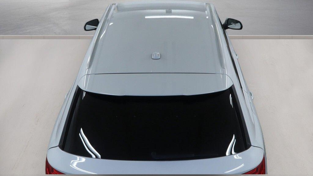 Audi Q7 view 13