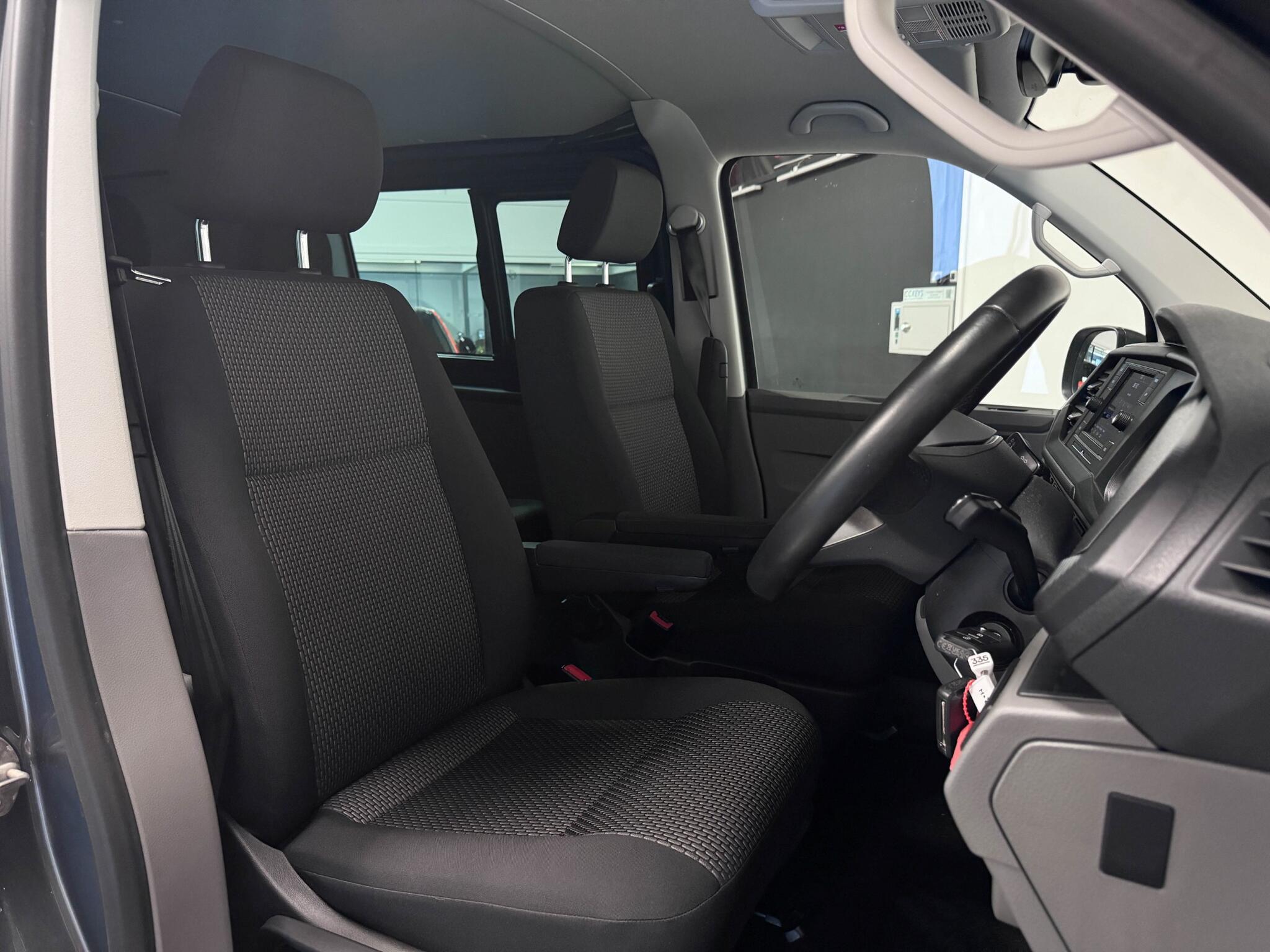 Volkswagen Transporter view 27