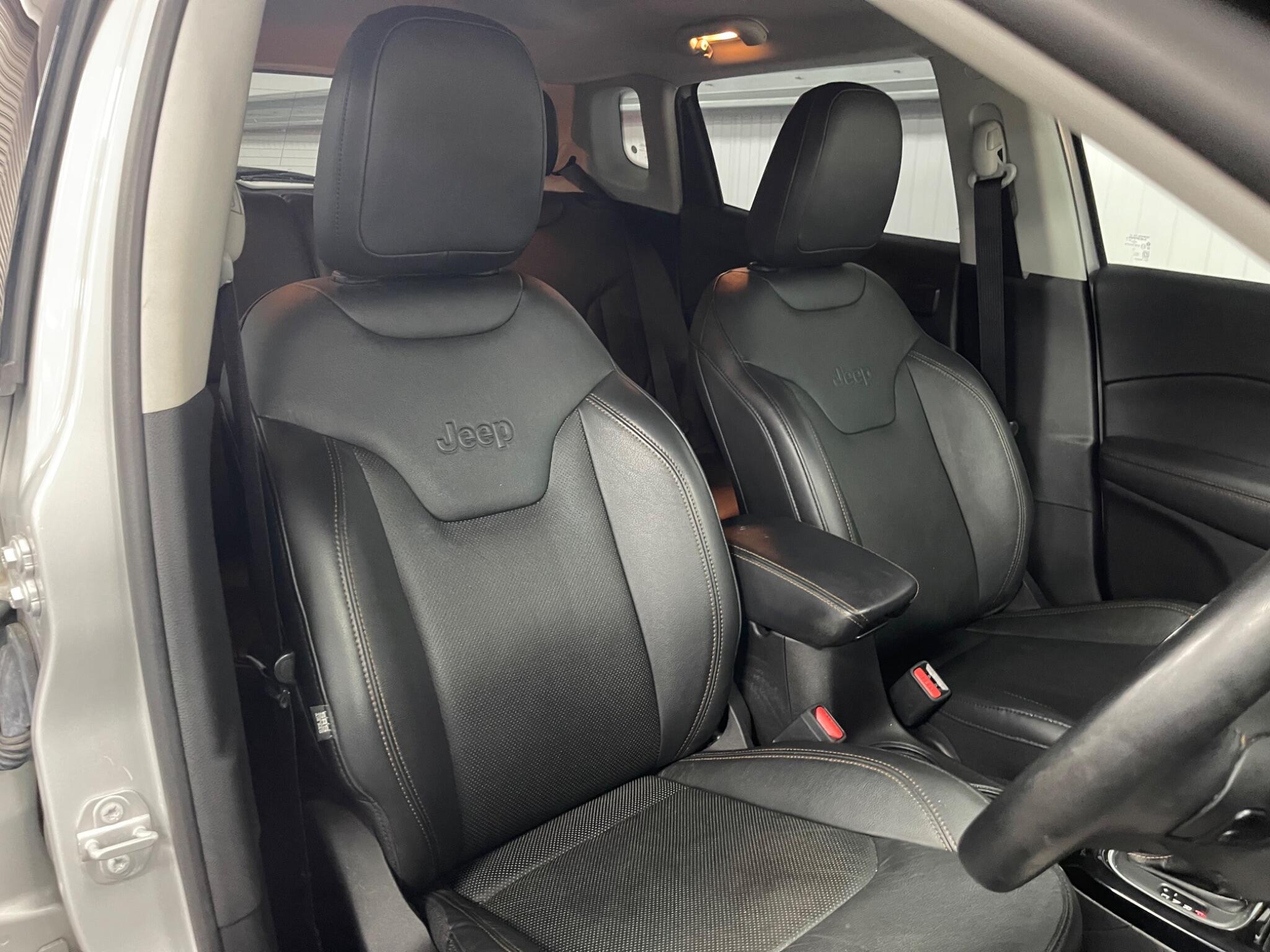 Jeep Compass view 35