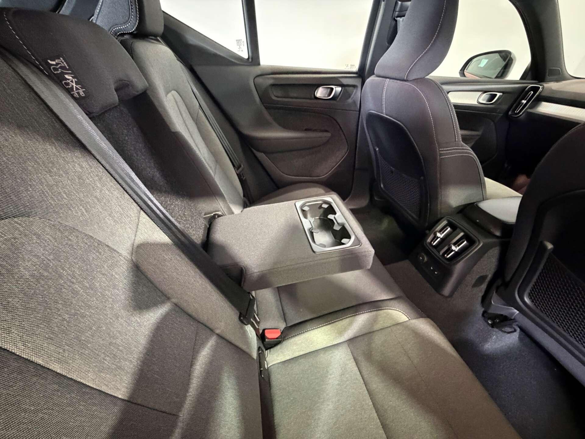 Volvo XC40 view 52