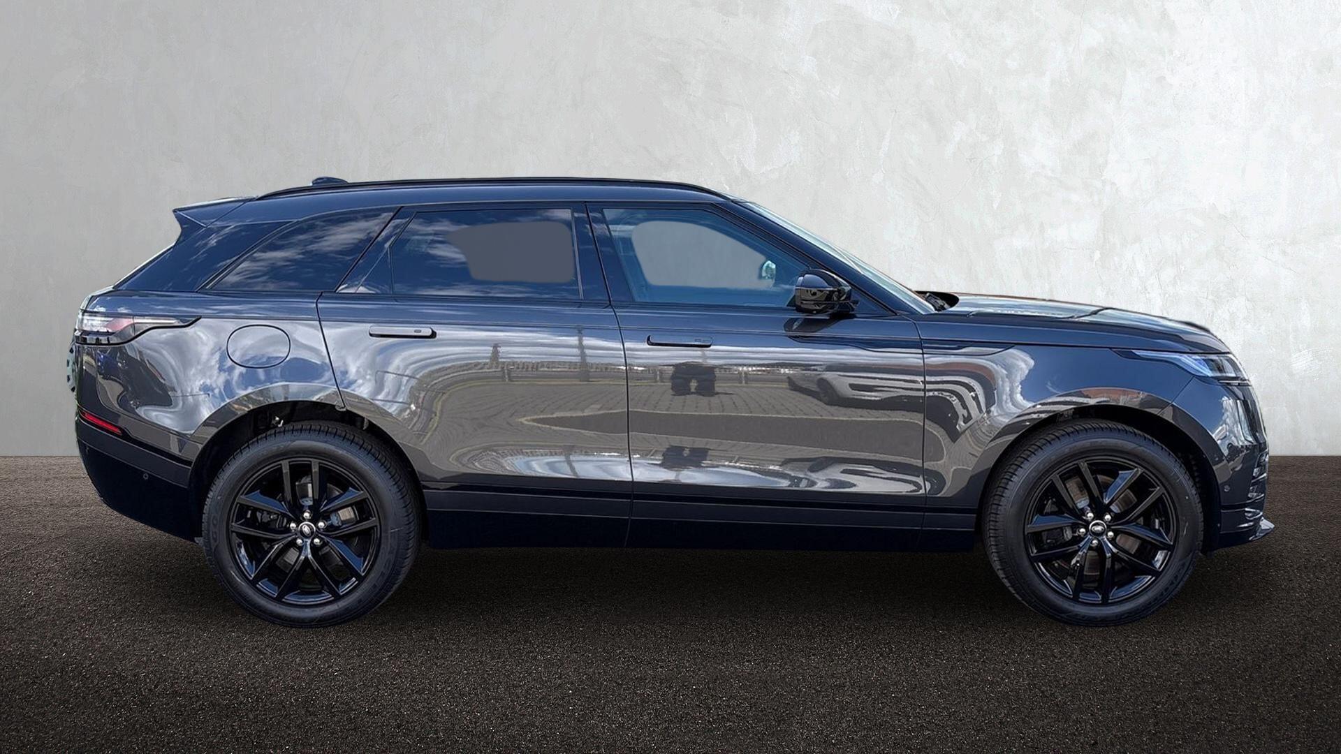 Land Rover Range Rover Velar view 4