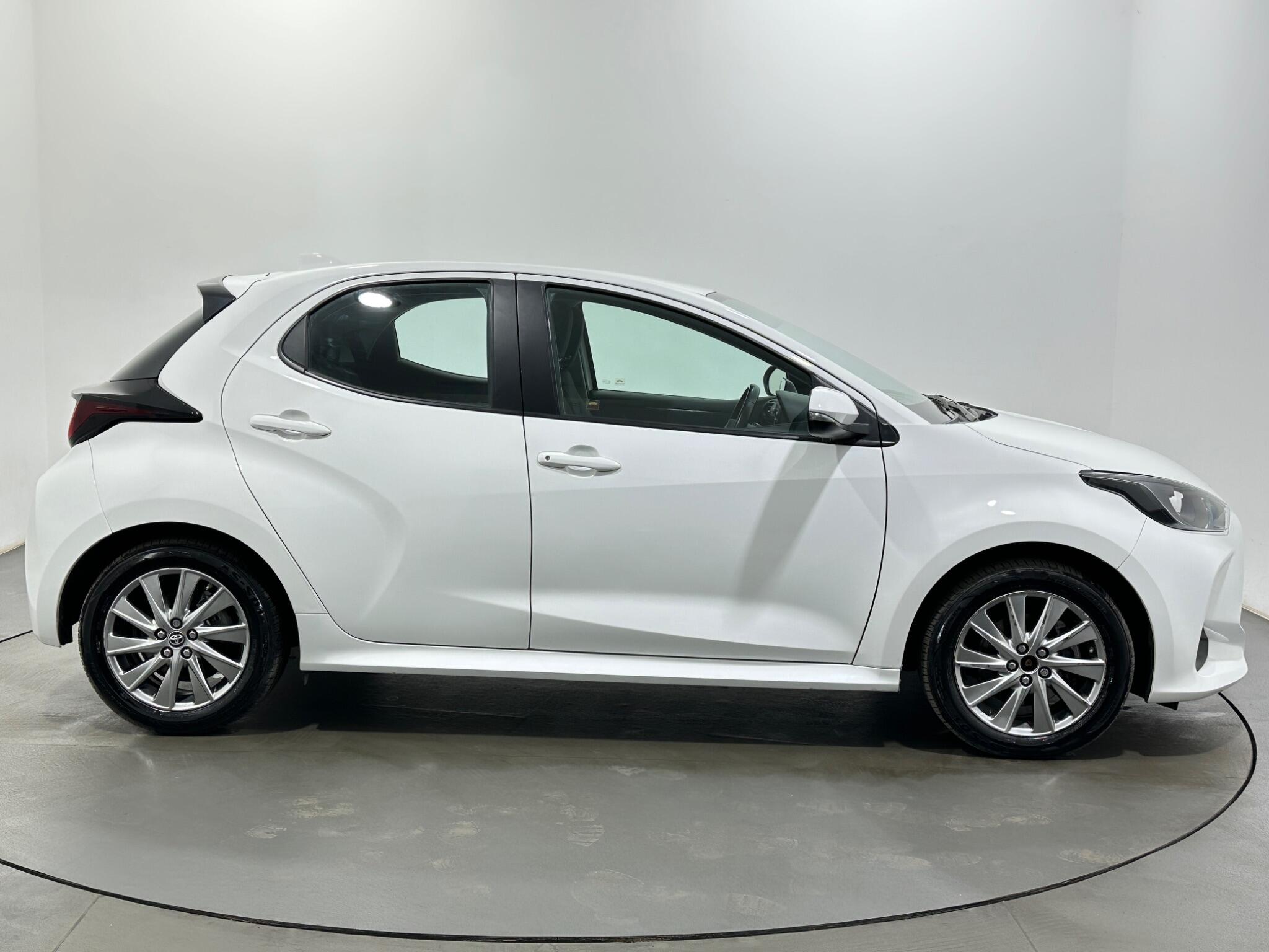 Toyota Yaris view 9