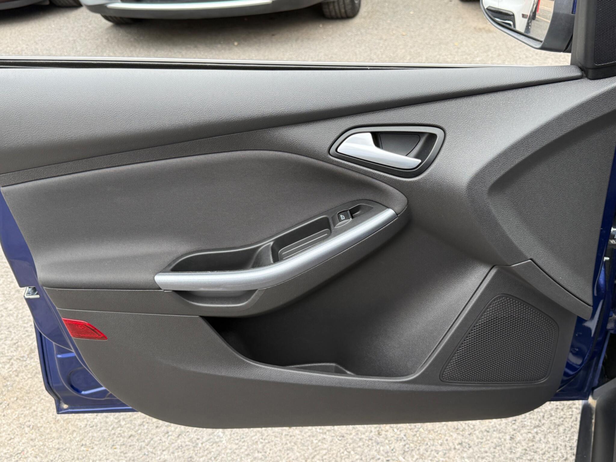 Ford Focus - Image 46
