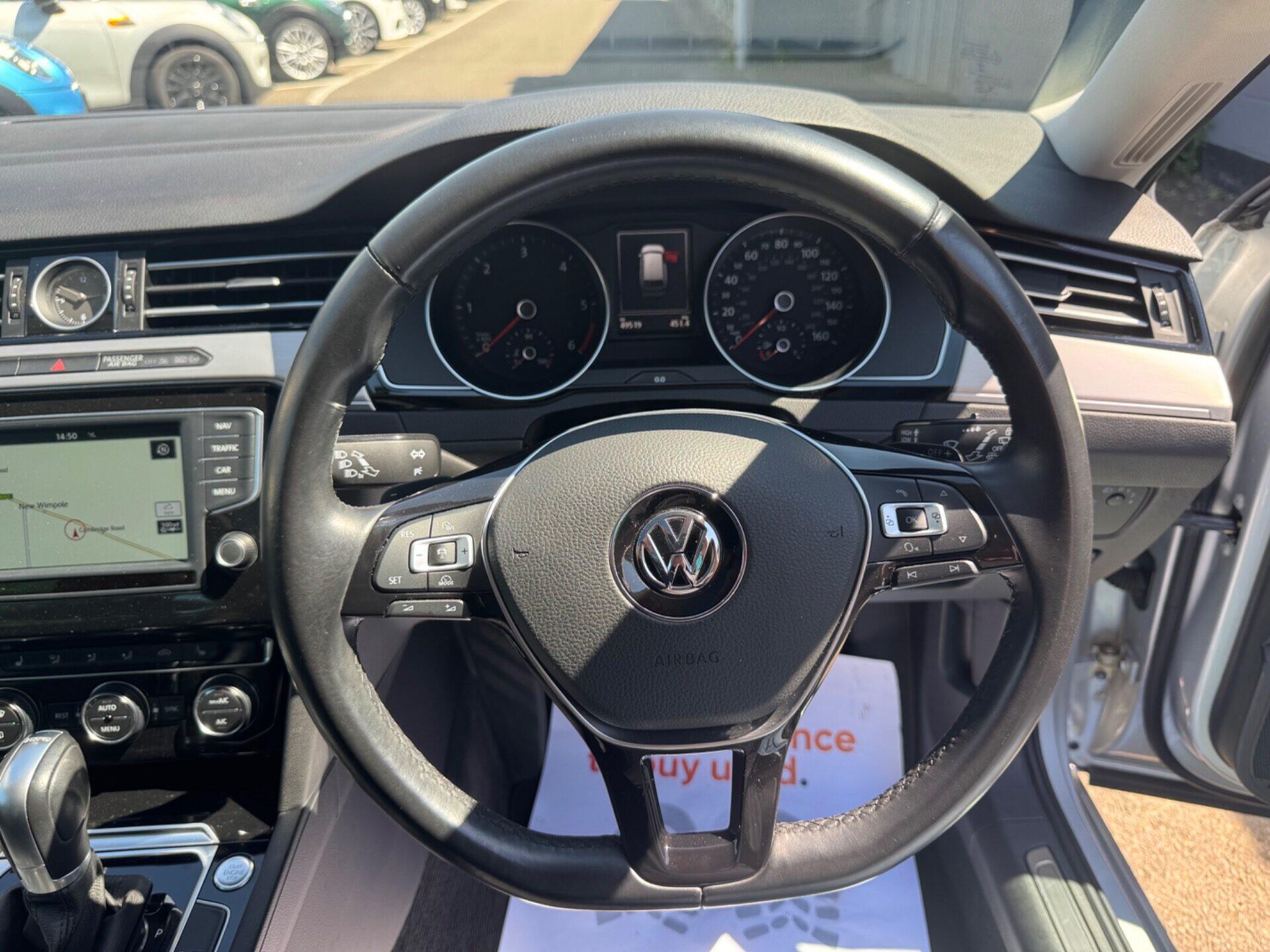 Volkswagen Passat view 48