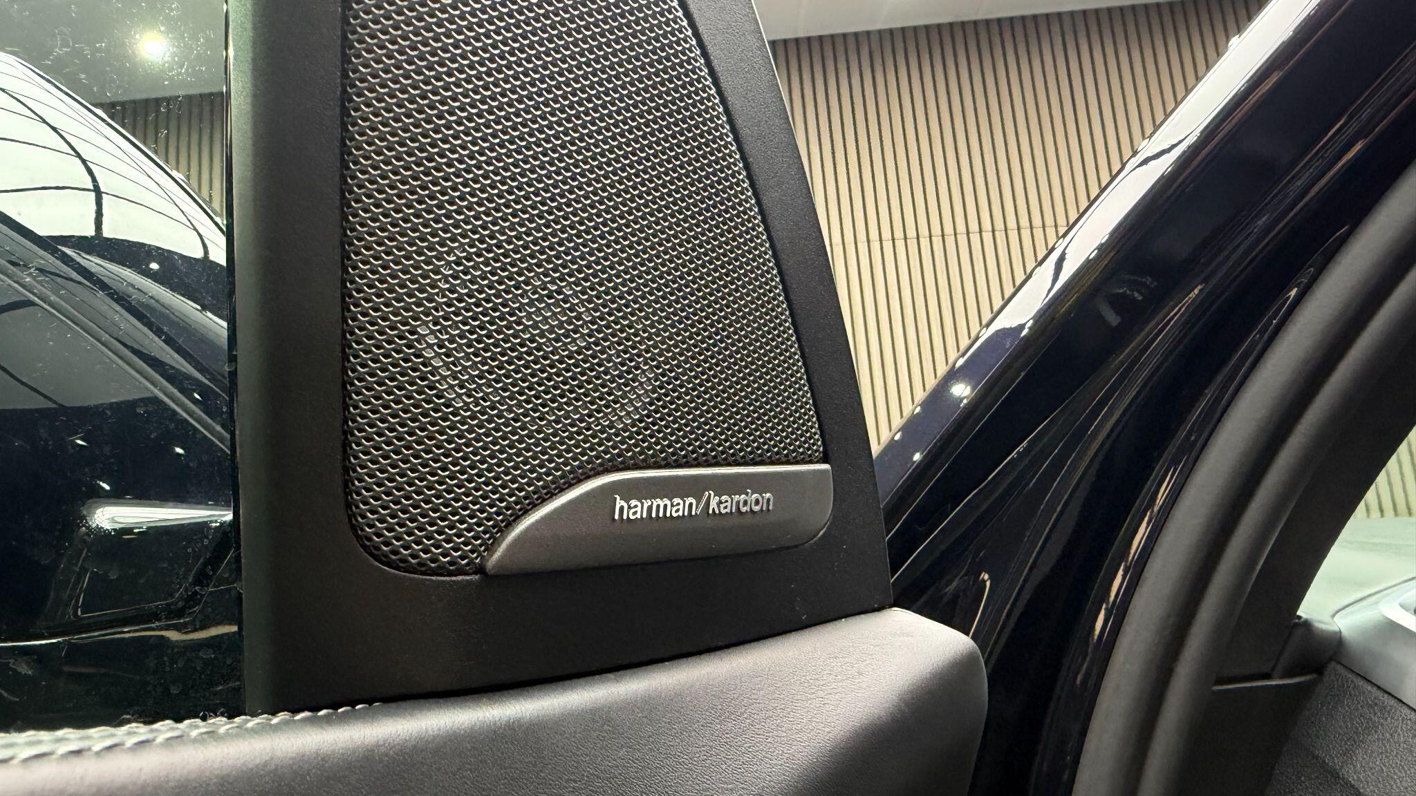 BMW X7 view 13