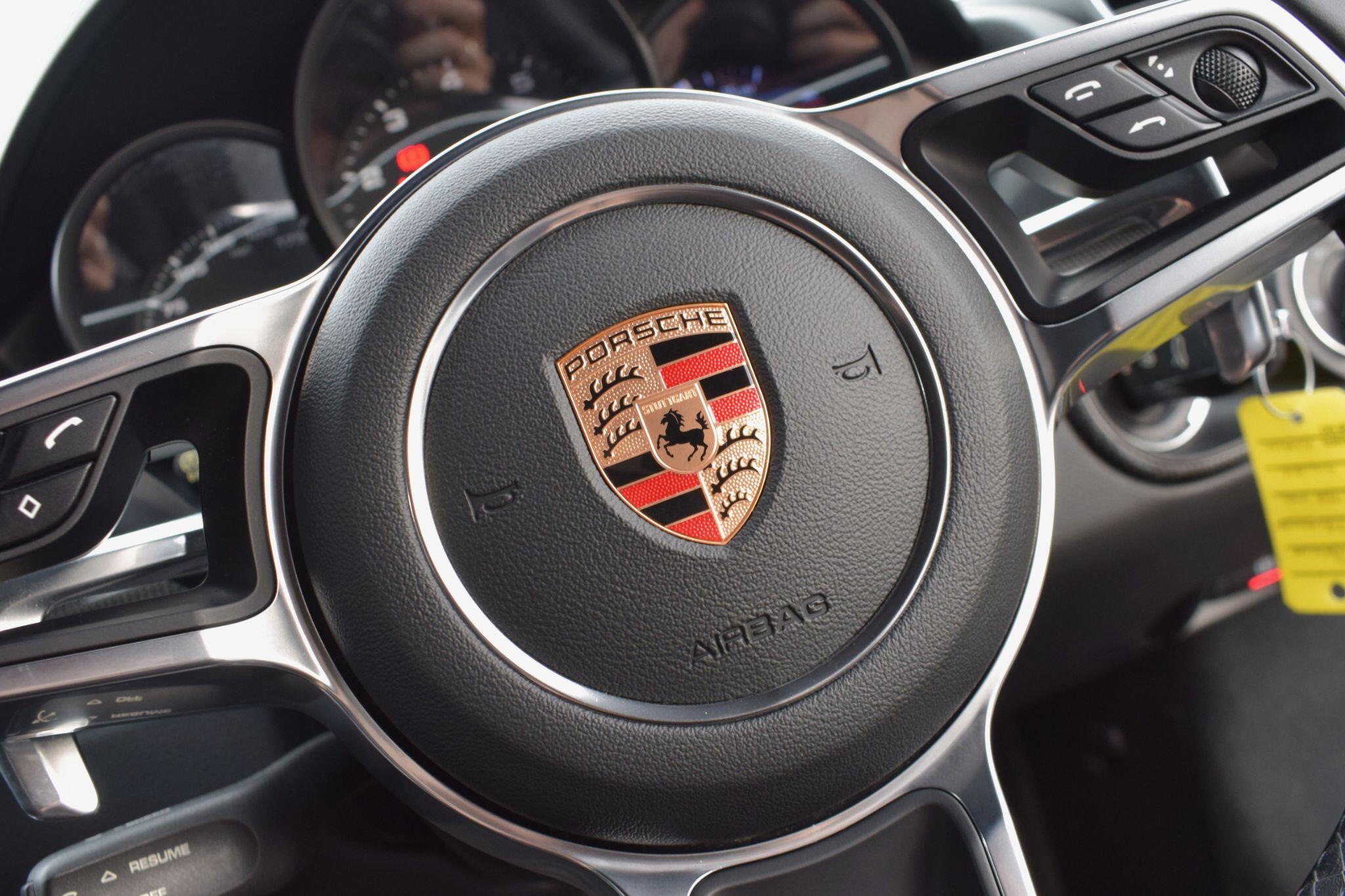 Porsche 718 Cayman view 22