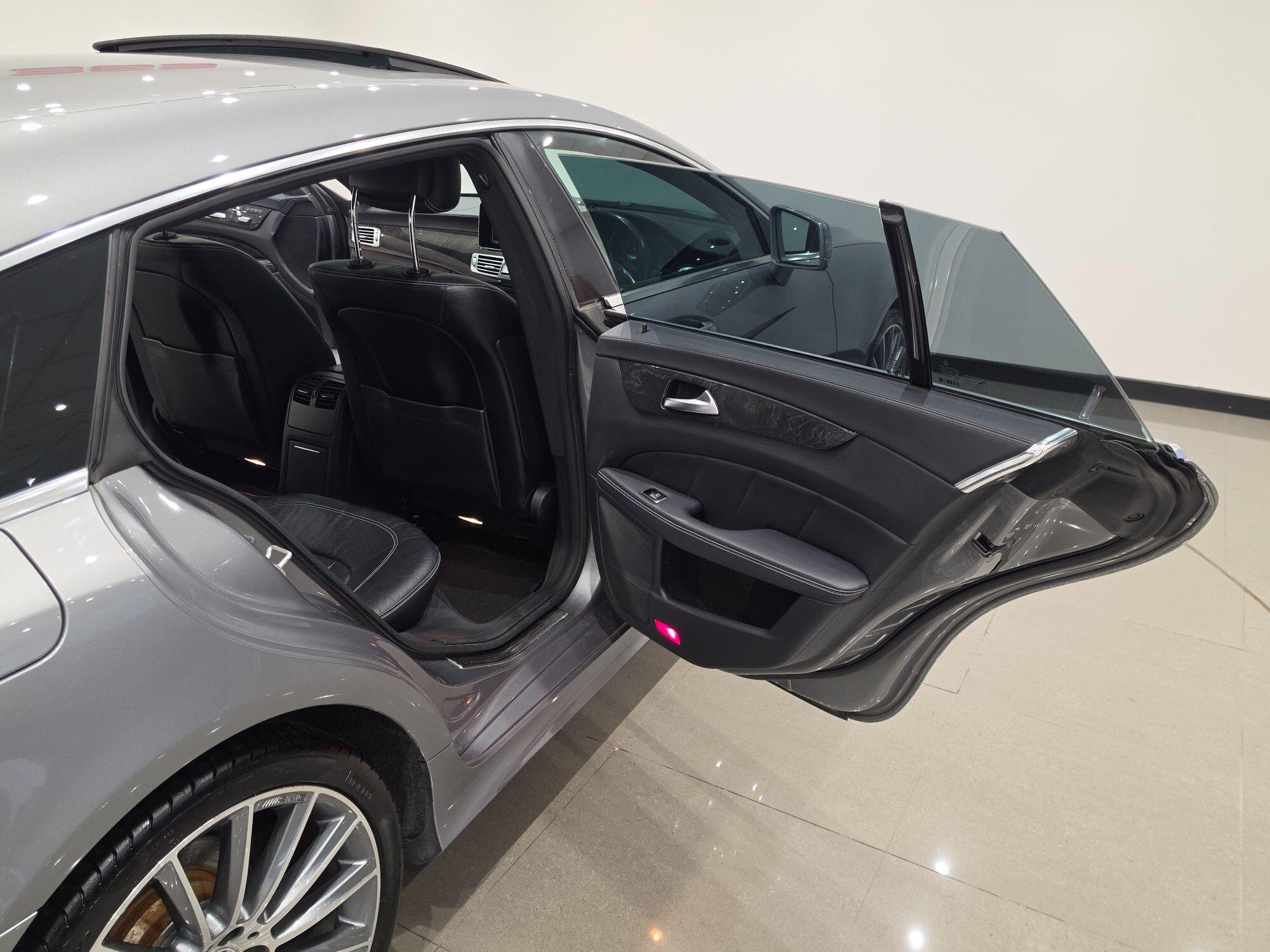 Mercedes-Benz CLS view 55