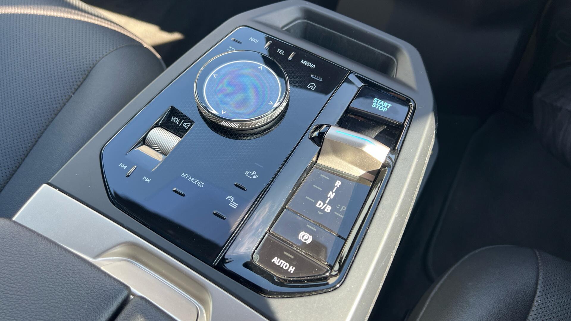 BMW Ix view 10